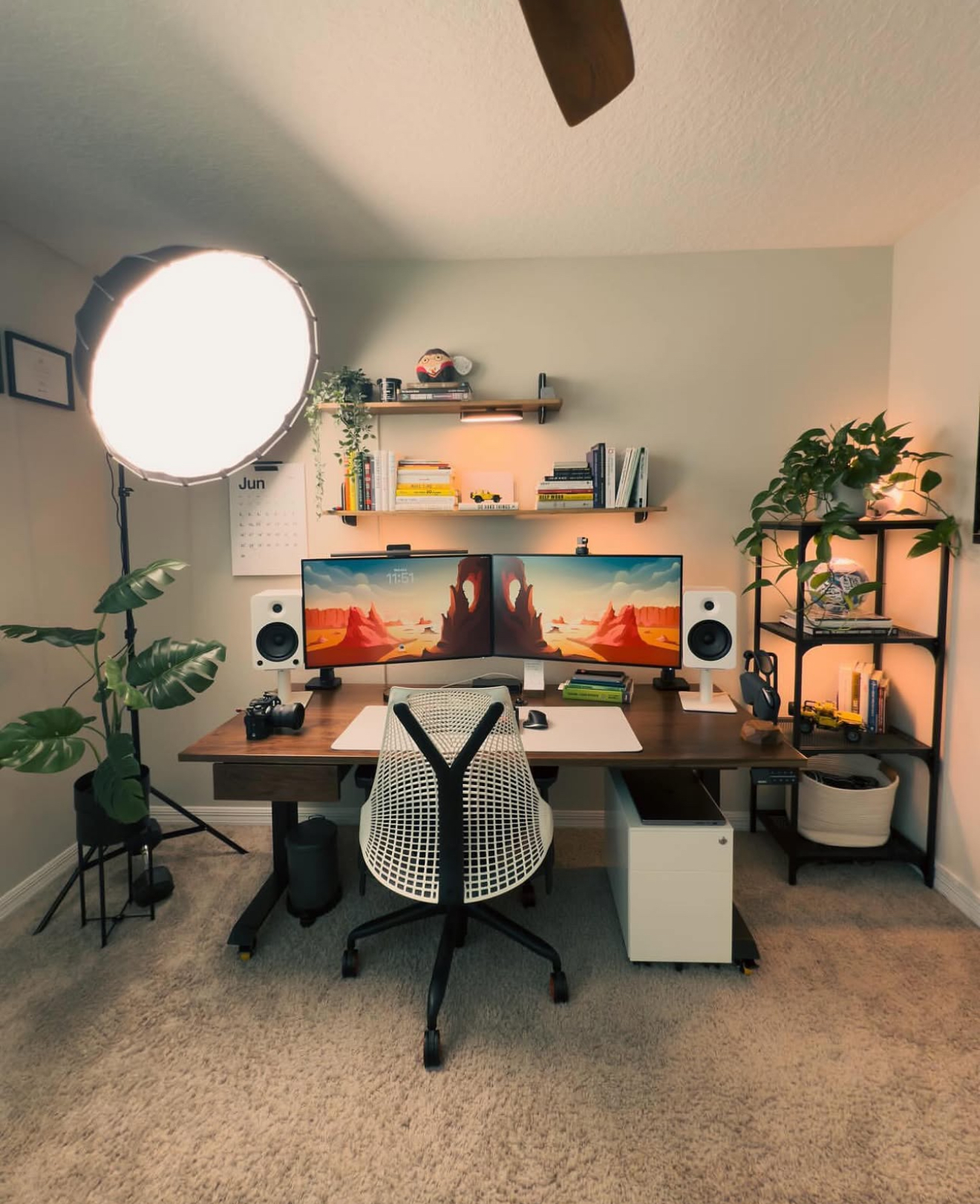 30 Office Desk Ideas for Stylish Workspaces with Aesthetic Designs and ...