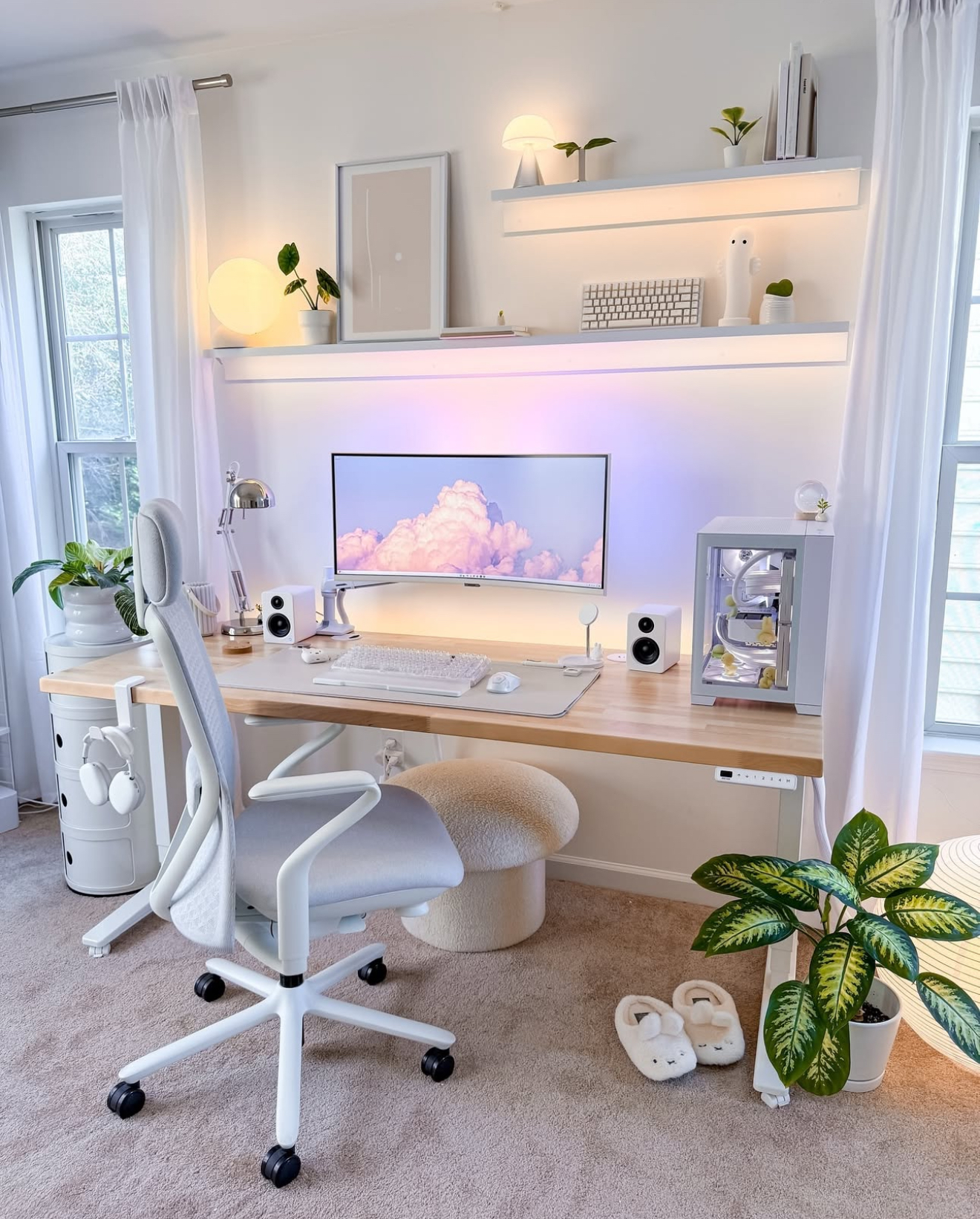 30 Office Desk Ideas for Stylish Workspaces with Aesthetic Designs and ...