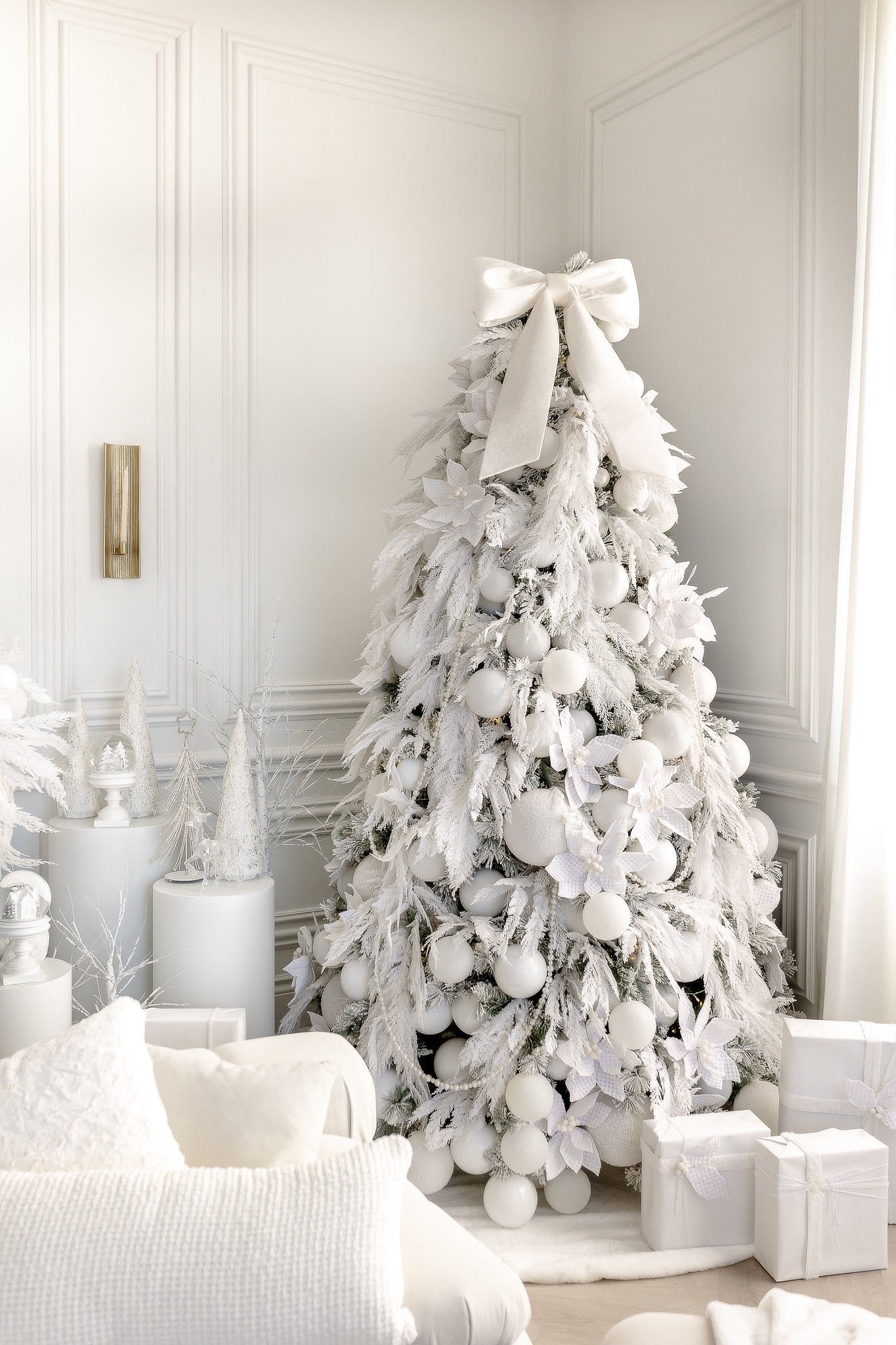 30 White Christmas Decor Ideas for an Elegant and Festive Holiday Home ...