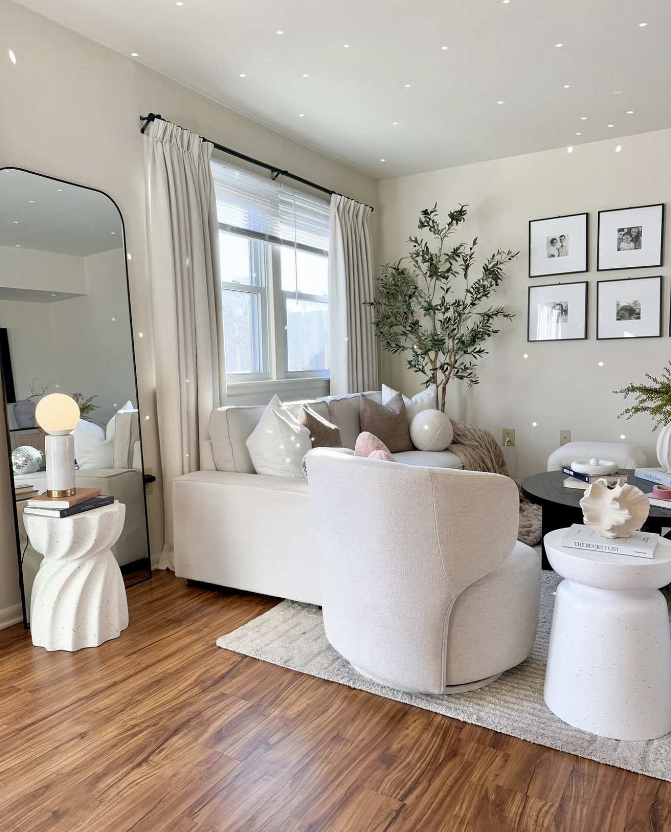 30 Small Living Room Ideas 2026 to Make Your Space Very Cozy, Stylish ...