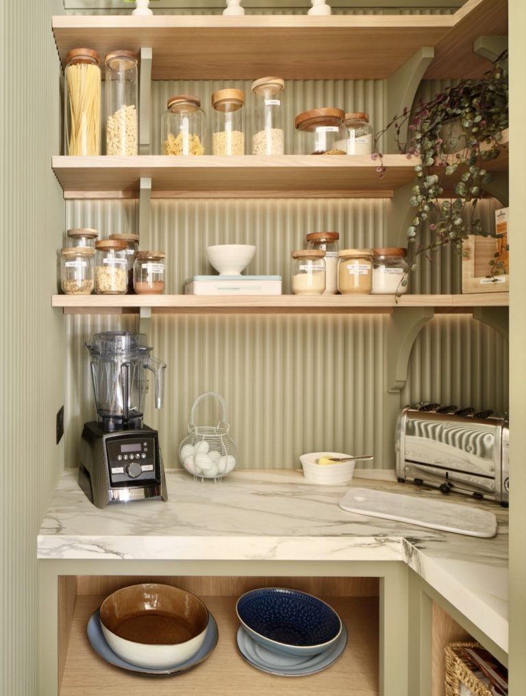 35 Walk In Pantry 2026: Stylish Layouts, Smart Organization and Modern ...