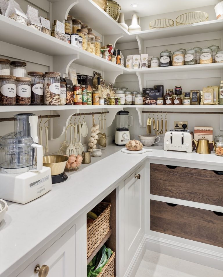 35 Walk In Pantry 2026: Stylish Layouts, Smart Organization and Modern ...