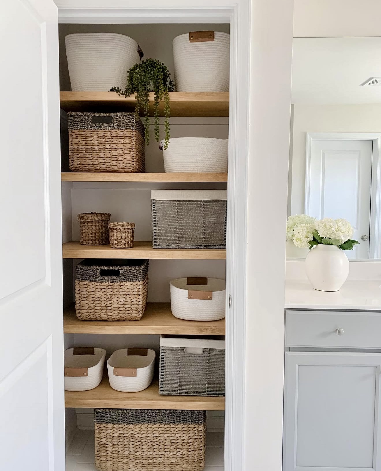 30 Linen Closet Organization 2026 Ideas That Transform Small Spaces ...