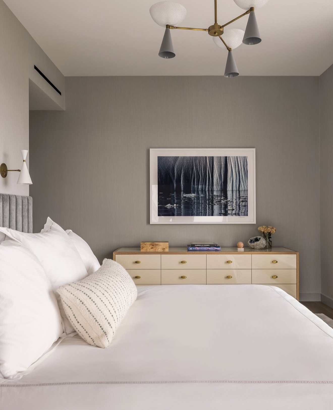 25 Grey Bedroom Ideas 2026: Elegant, Cozy, and Modern Designs for Every ...