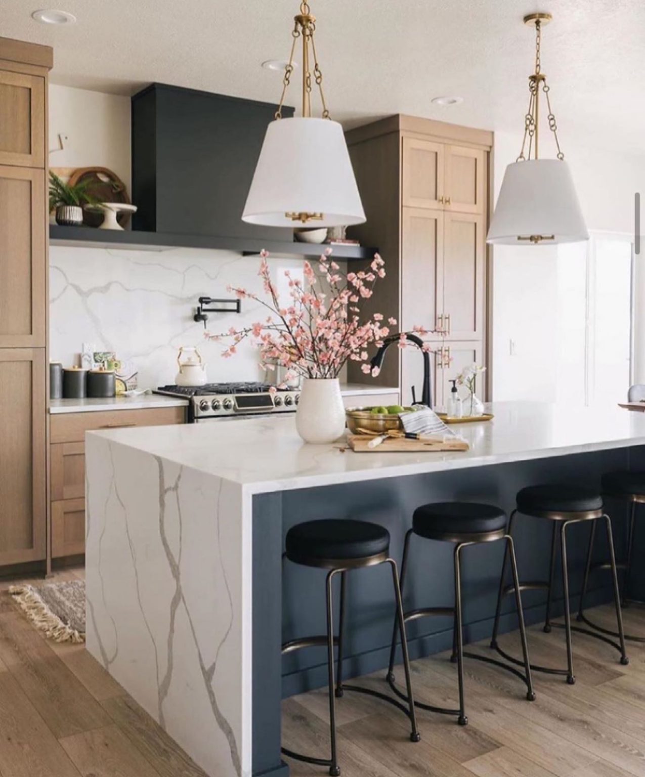 25 Modern Farmhouse Kitchens 2026 That Blend Rustic Charm With Modern ...