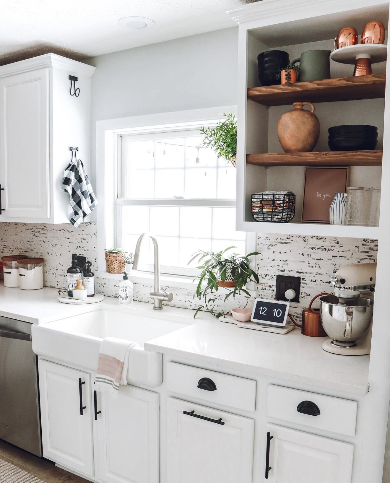 25 Modern Farmhouse Kitchens 2026 That Blend Rustic Charm With Modern ...