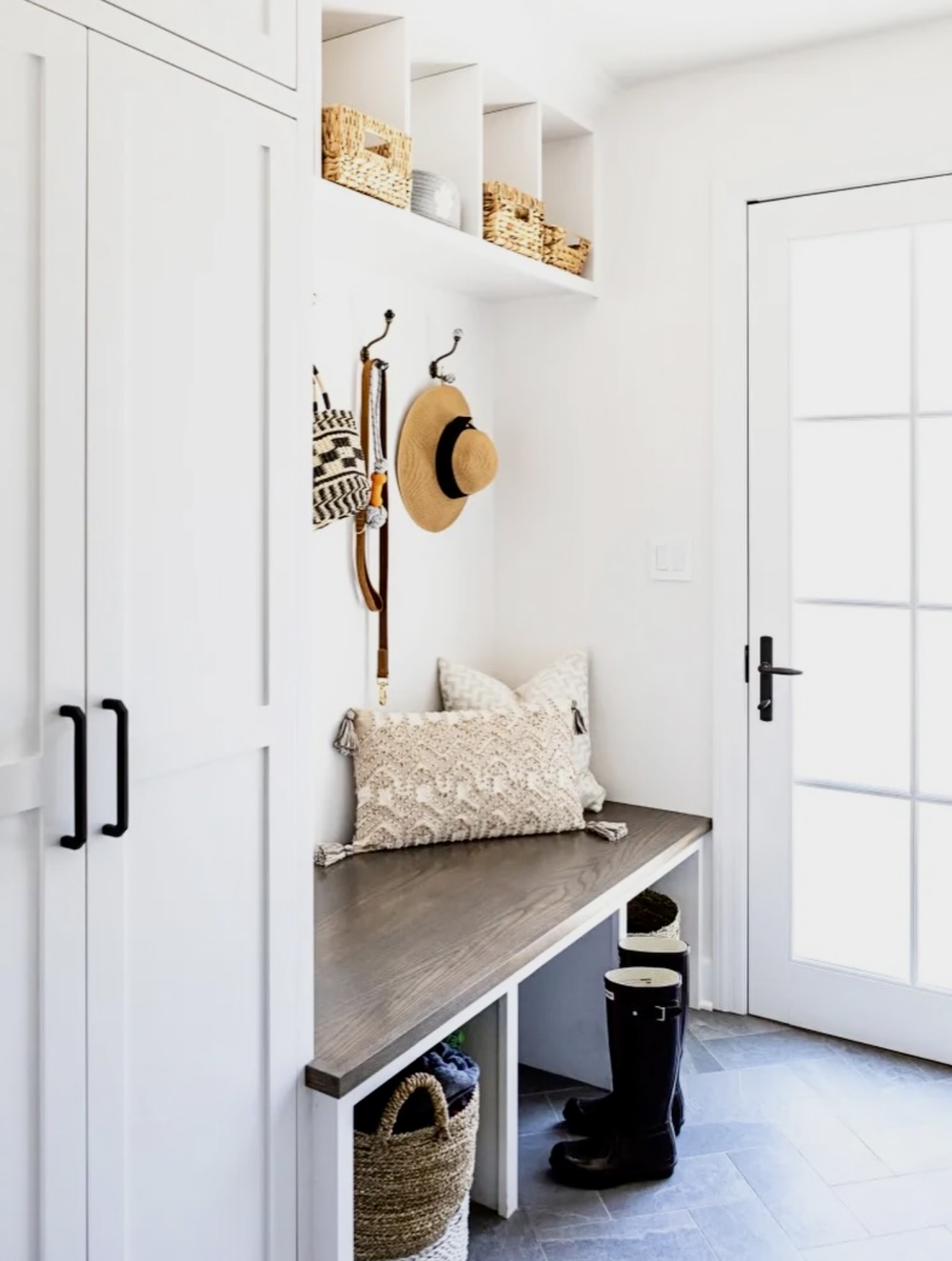 35 Mudroom Ideas 2026: Stylish, Functional Entryway Designs for Modern ...