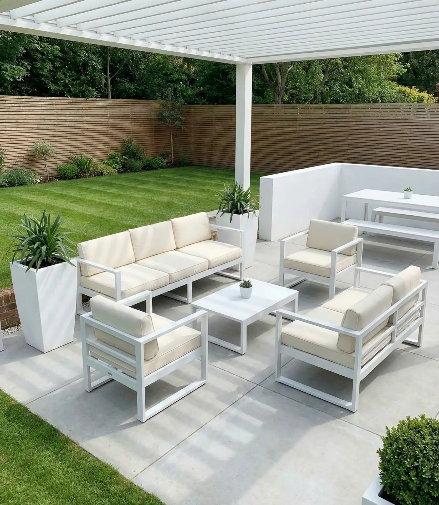 Bloxburg-Inspired Outdoor Design Space 2