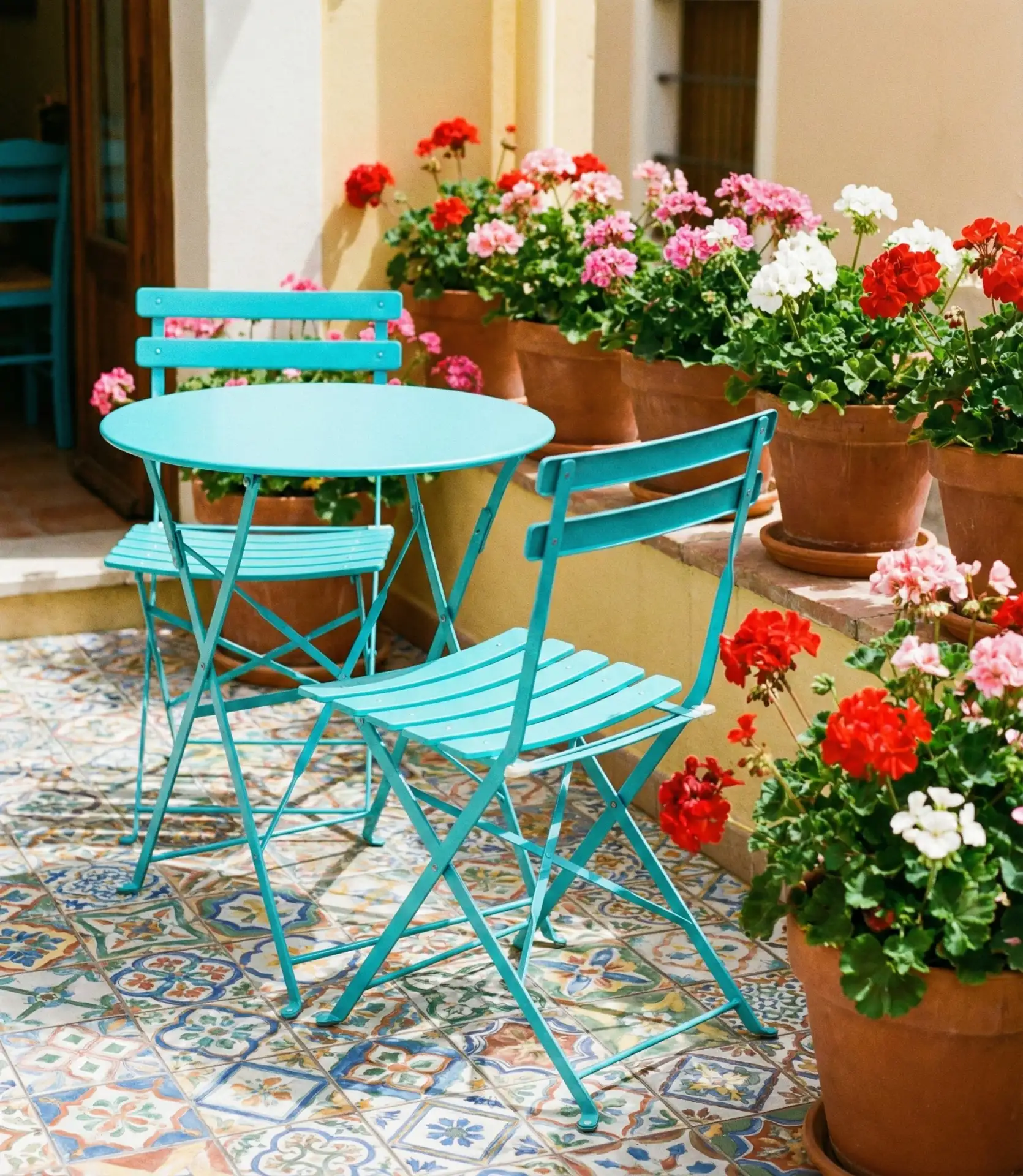 Colorful Metal Cafe Set for Creative Spaces 1