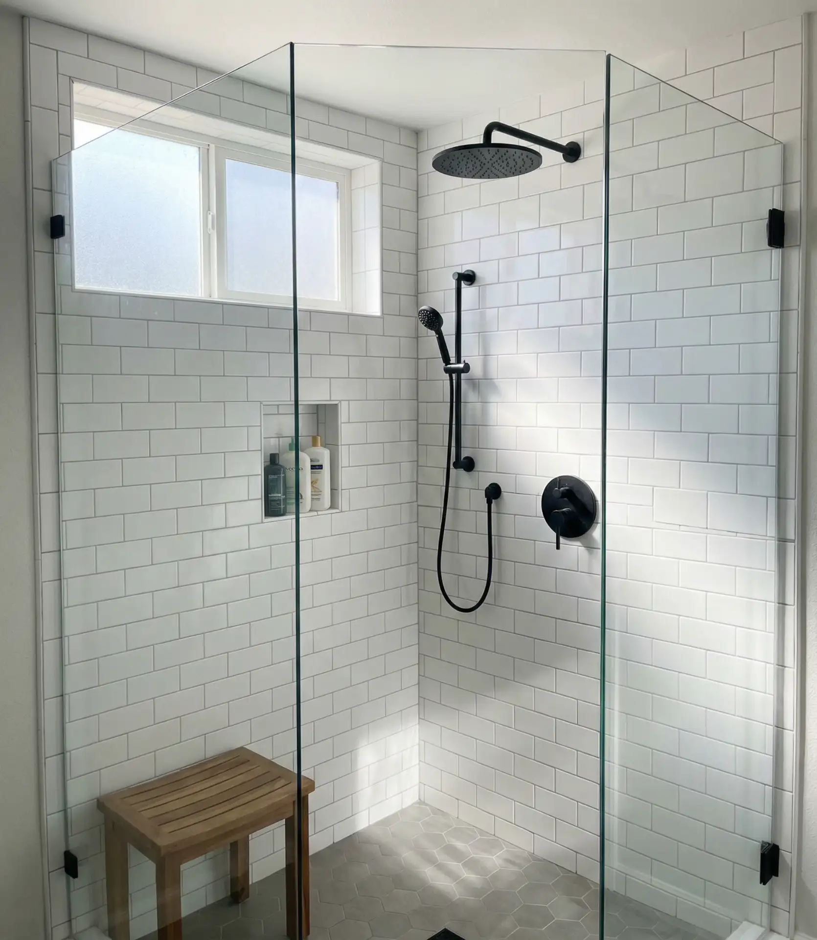 Compact Shower Solutions for Tiny Bathrooms 1