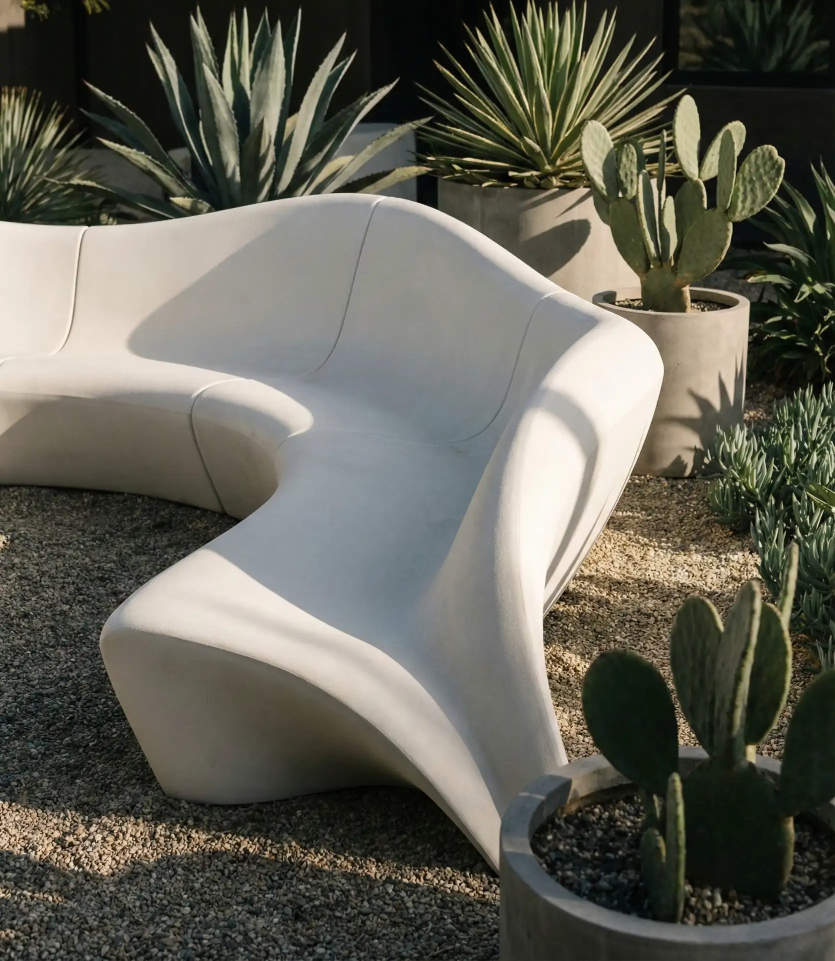 Design-Forward Sculptural Statement 2