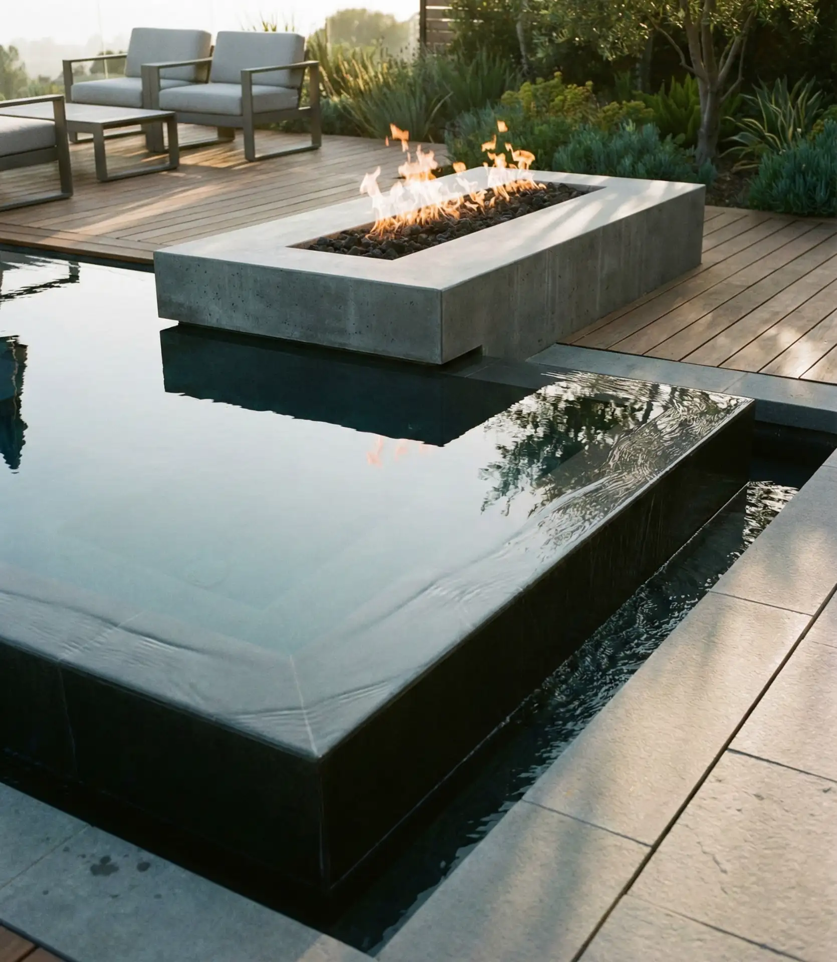 Fire Pit with Integrated Water Feature 1