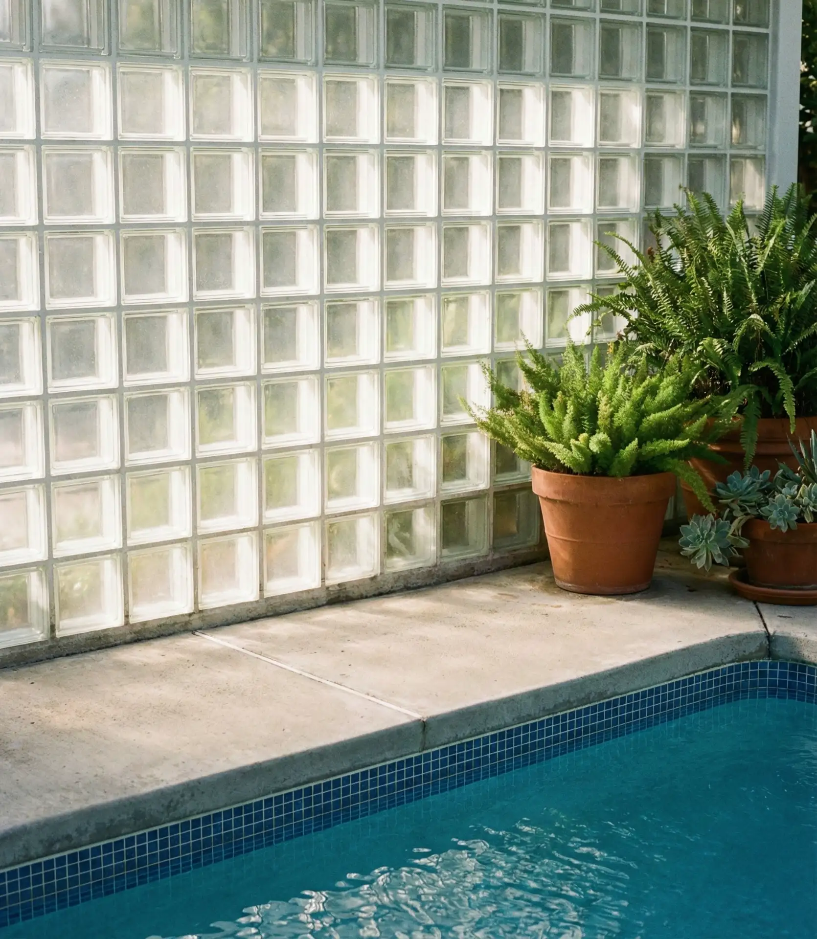 Glass Block Wall Retro Modern 1