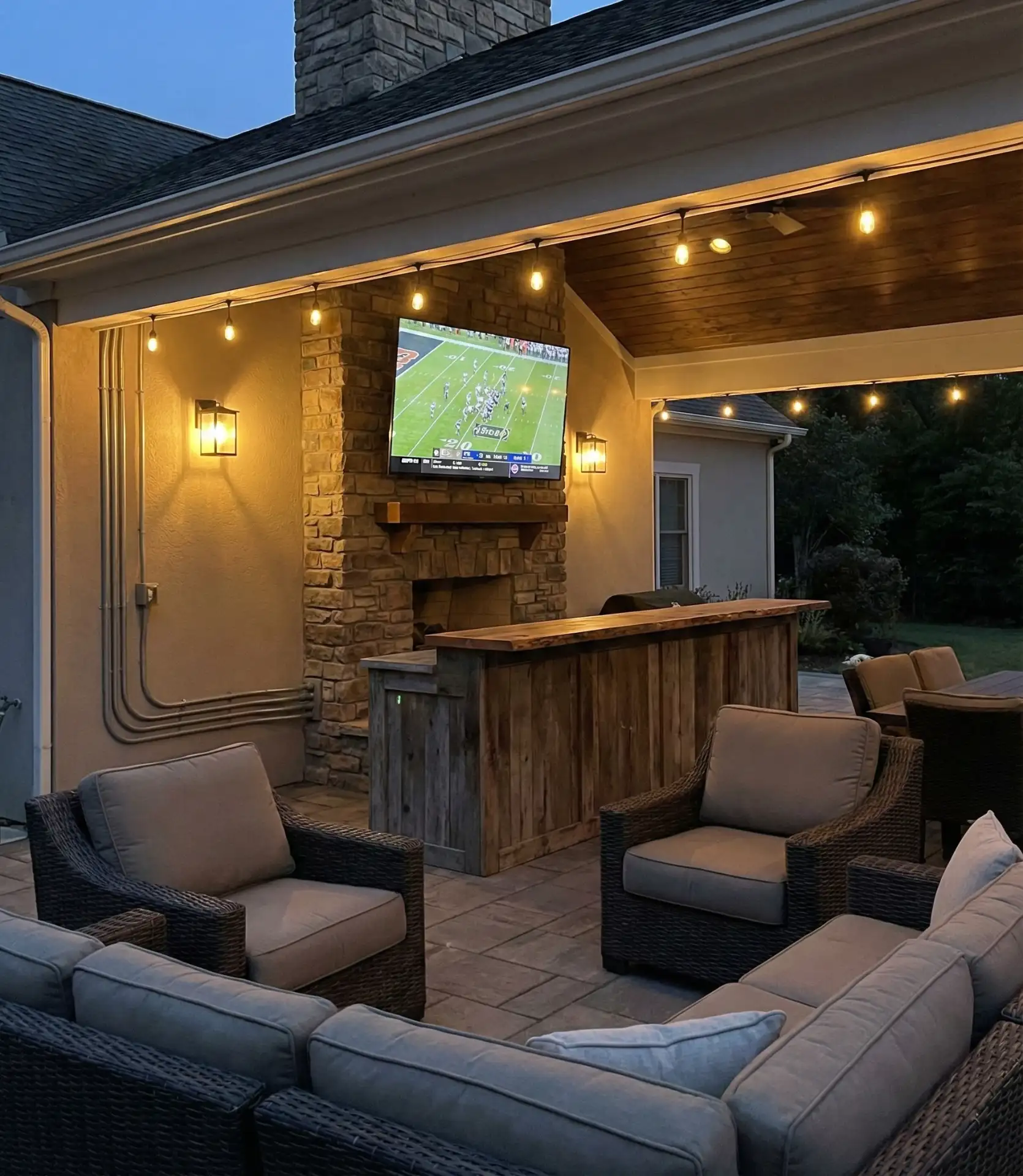 Mounted TV Entertainment Bar 1