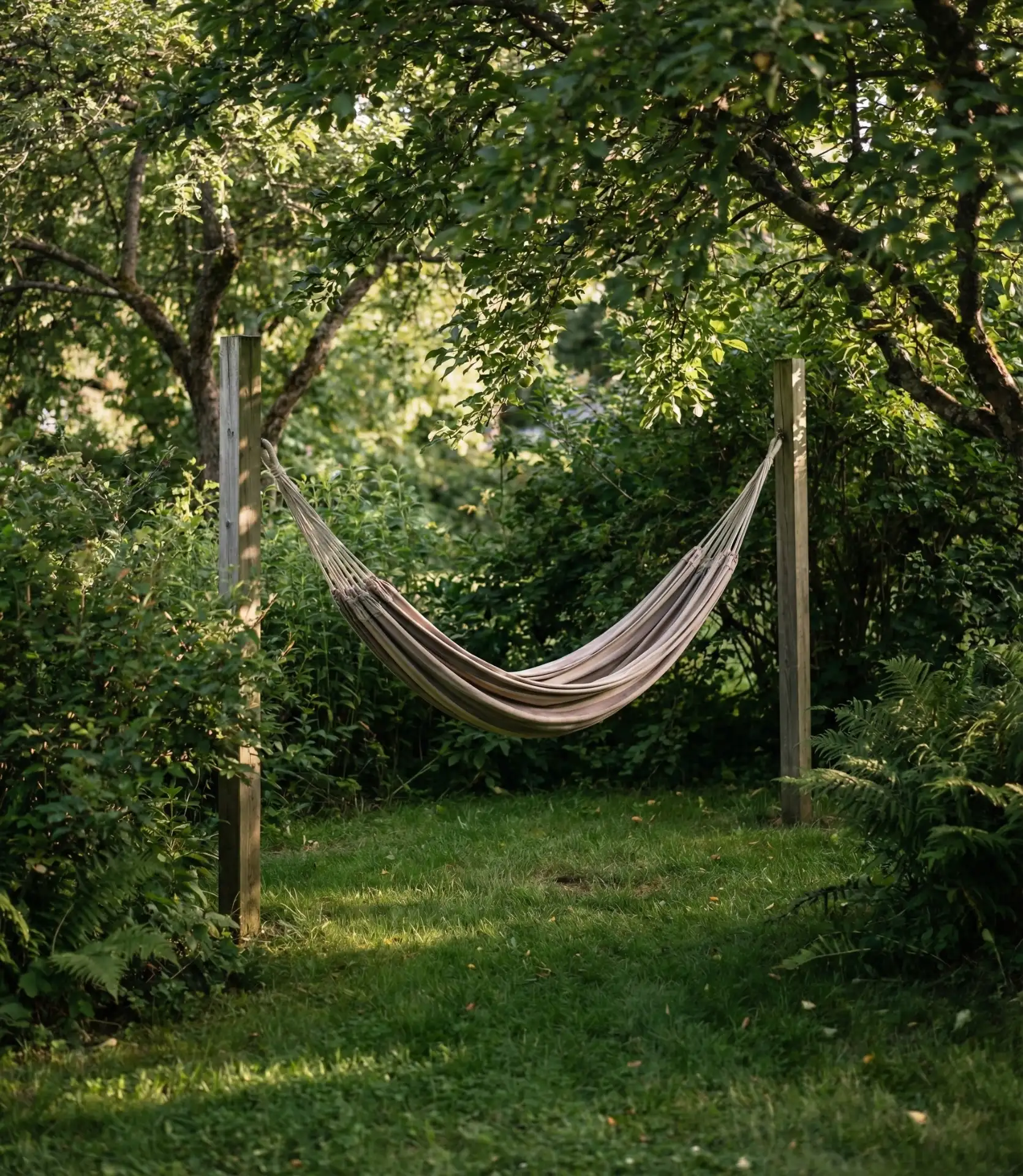 Simple Two-Post Hammock Stand 2