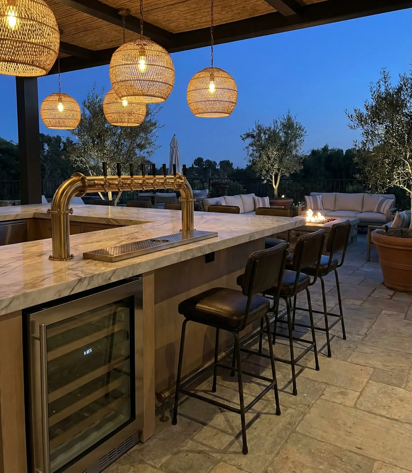 Sophisticated Restaurant-Style Bar 1