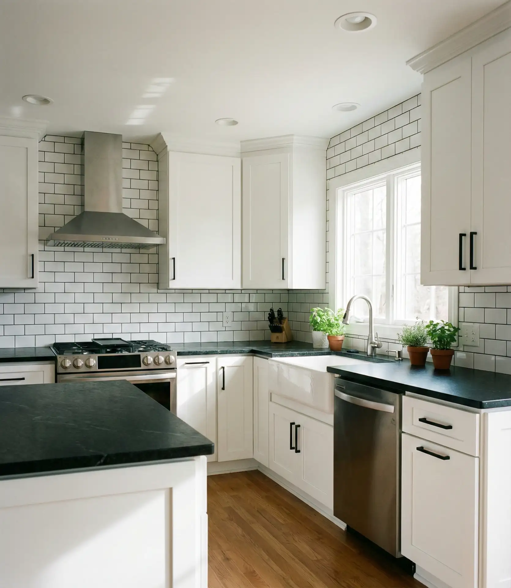 Black and White High-Contrast Combo 1