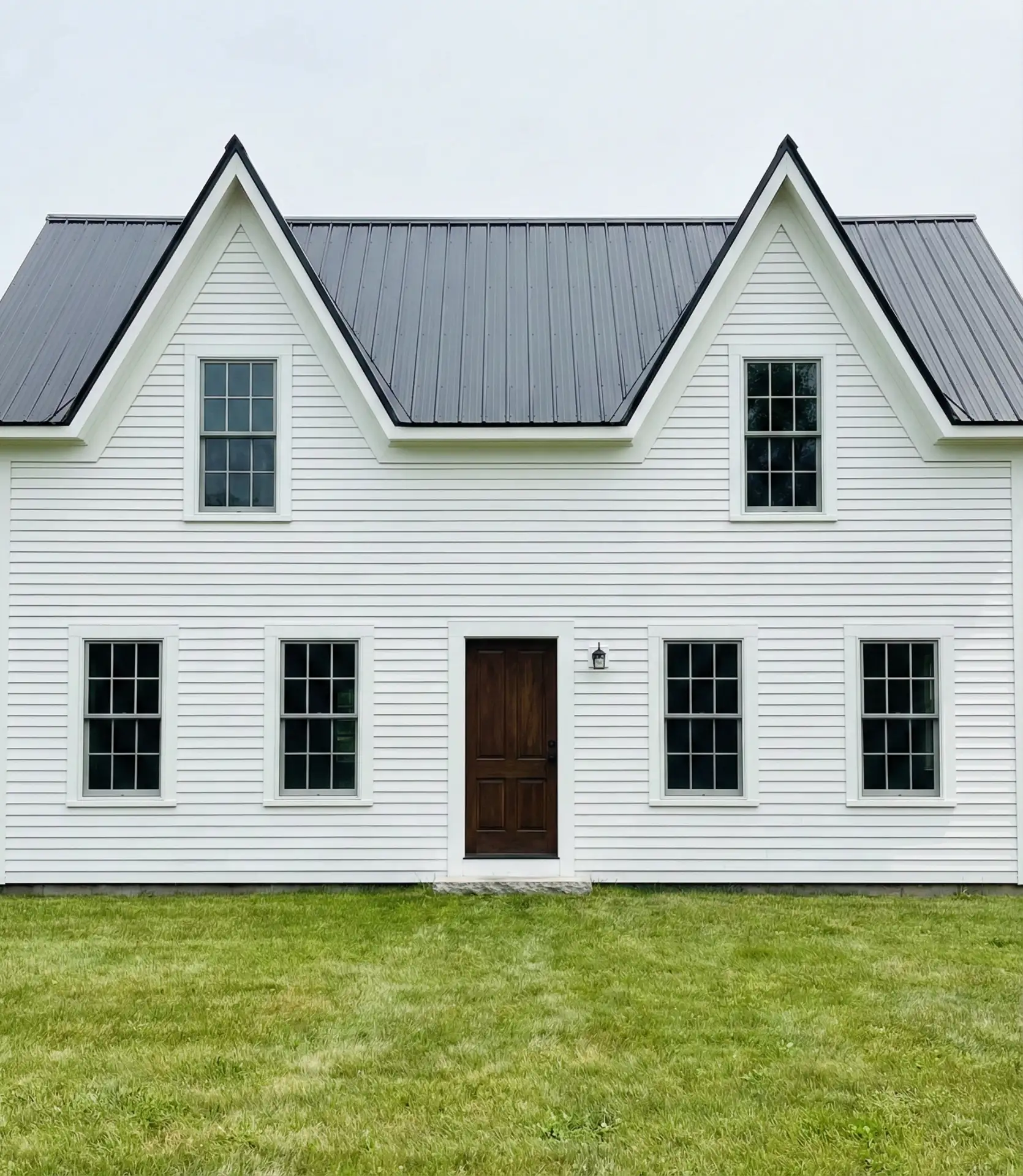 Bloxburg-Inspired Symmetrical Design 2