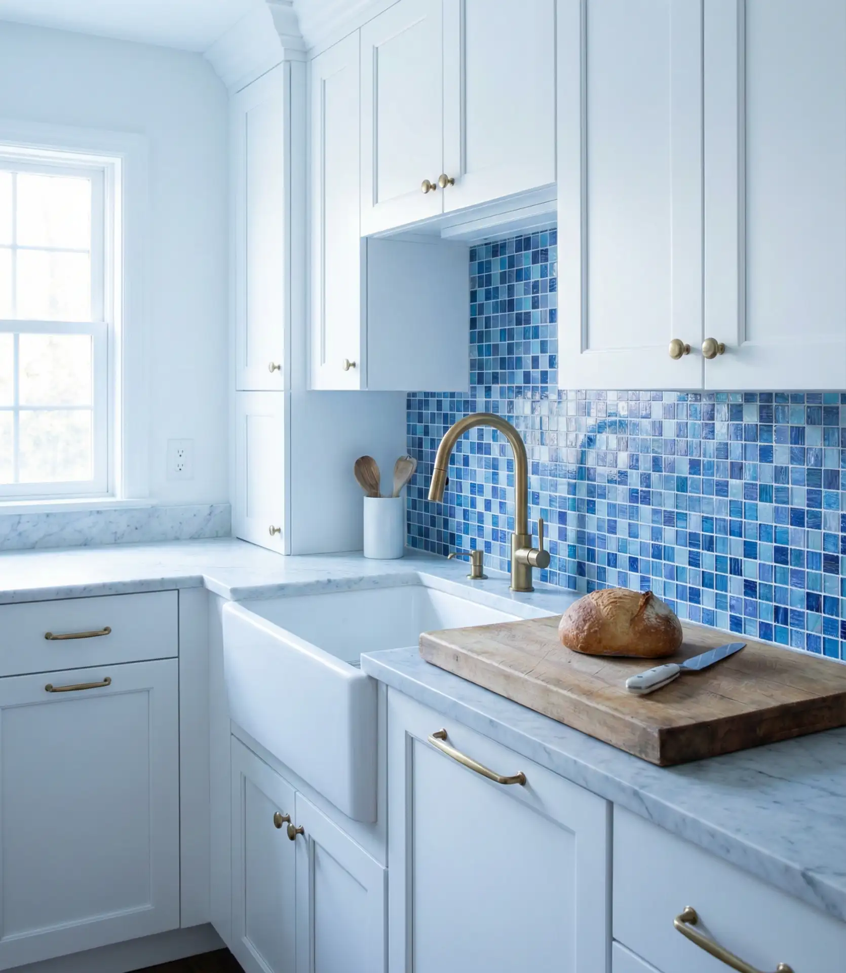 Blue Backsplash Focus 1