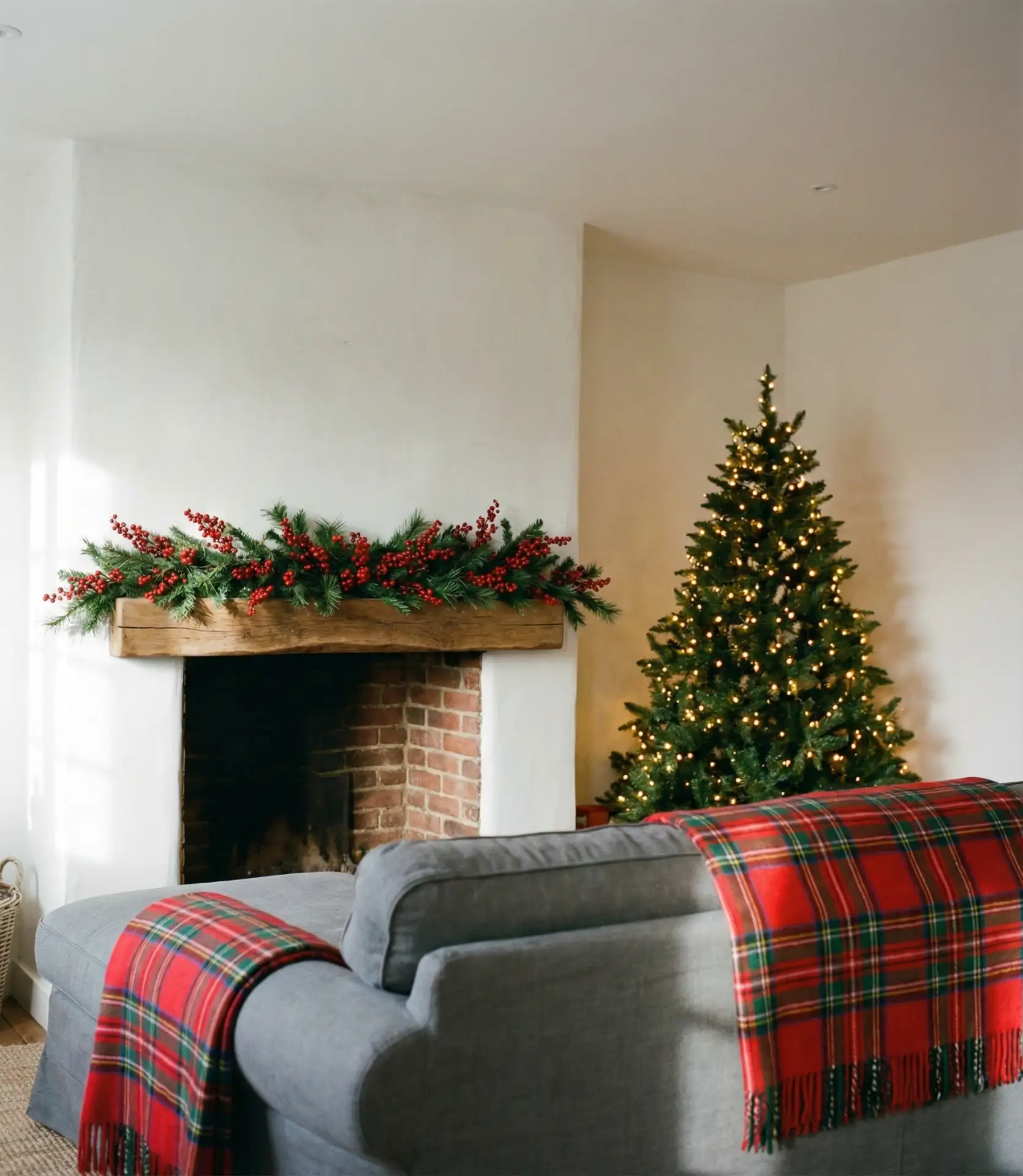 Christmas-Ready Living Rooms 1