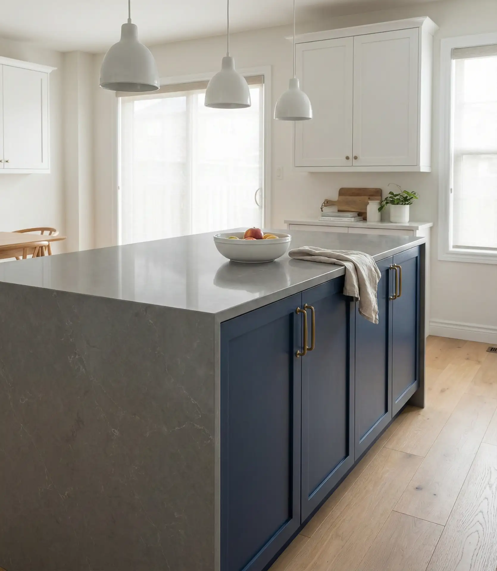 Grey Quartz with Marble-Like Movement 2