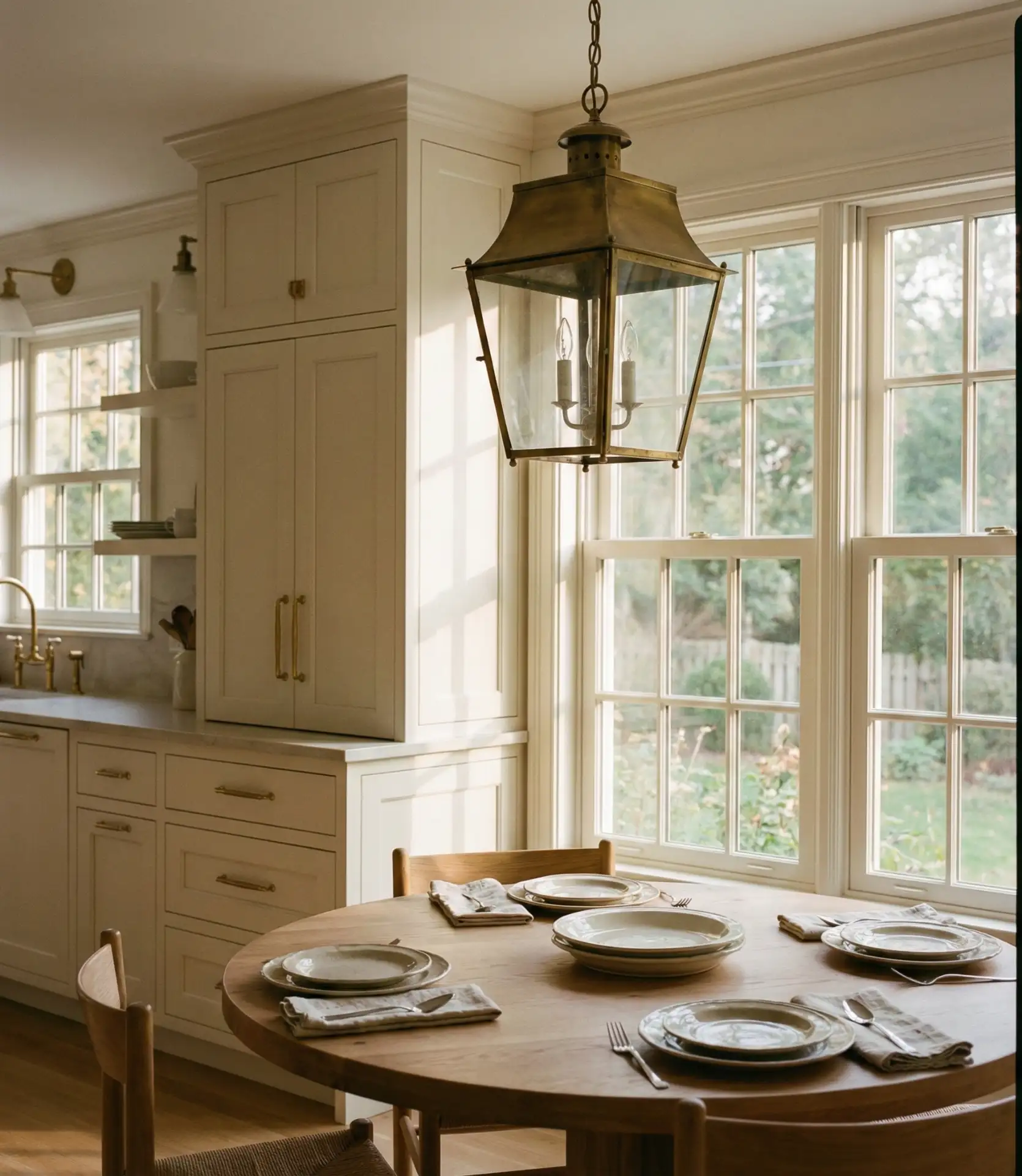 Lantern-Style Fixtures for Transitional Kitchens 2