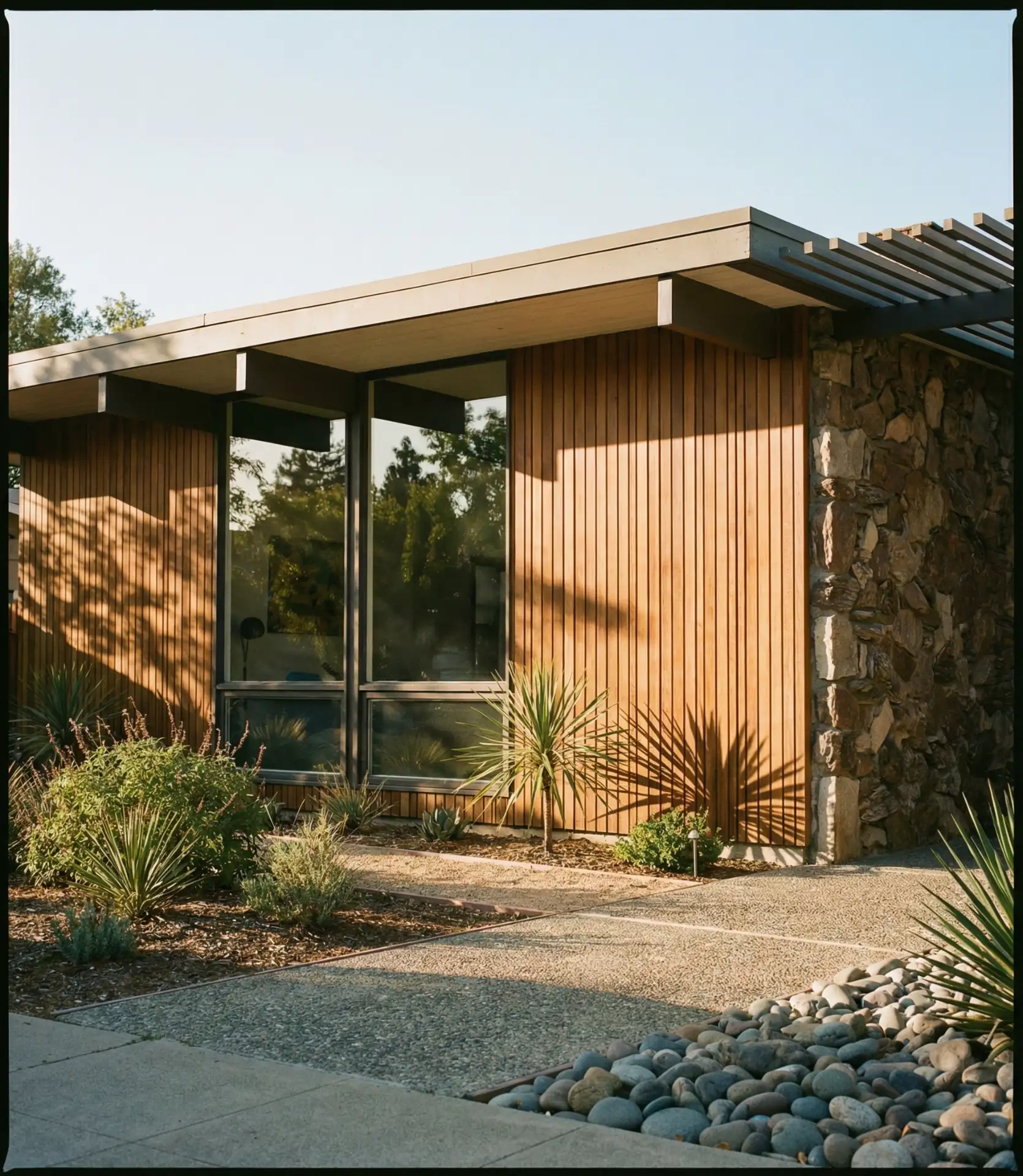 Mid-Century Modern Bungalow Fusion 2