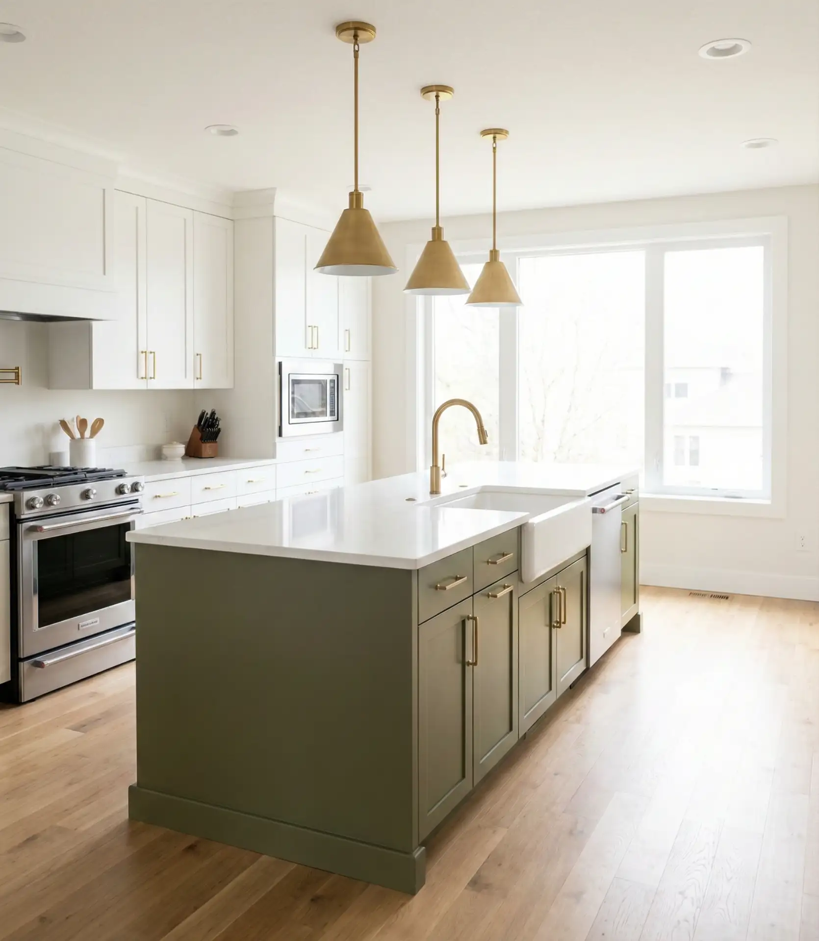 Modern Green Kitchen with Island and Pendant Lighting 2