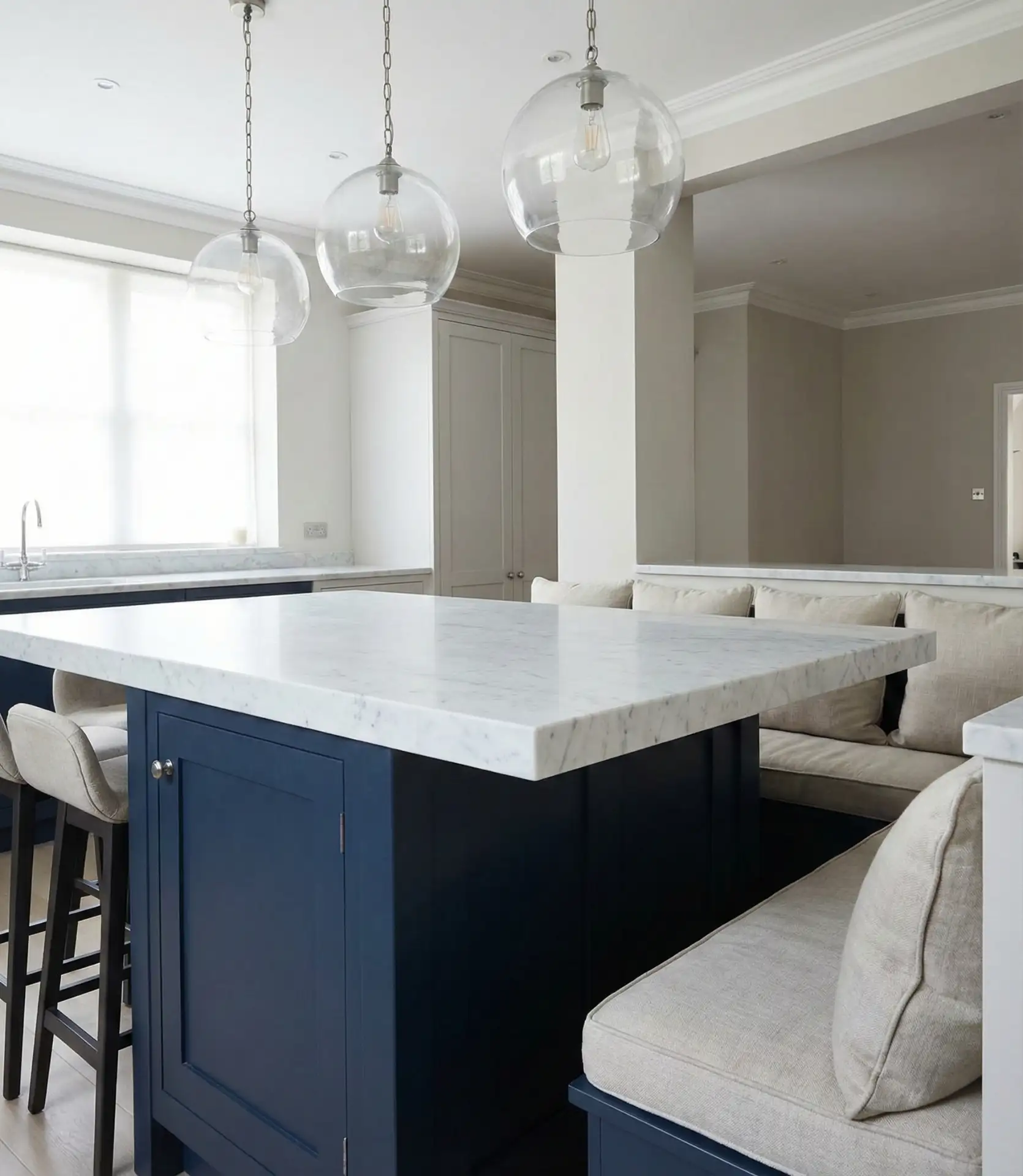 Multifunctional Island with Built-In Seating 1