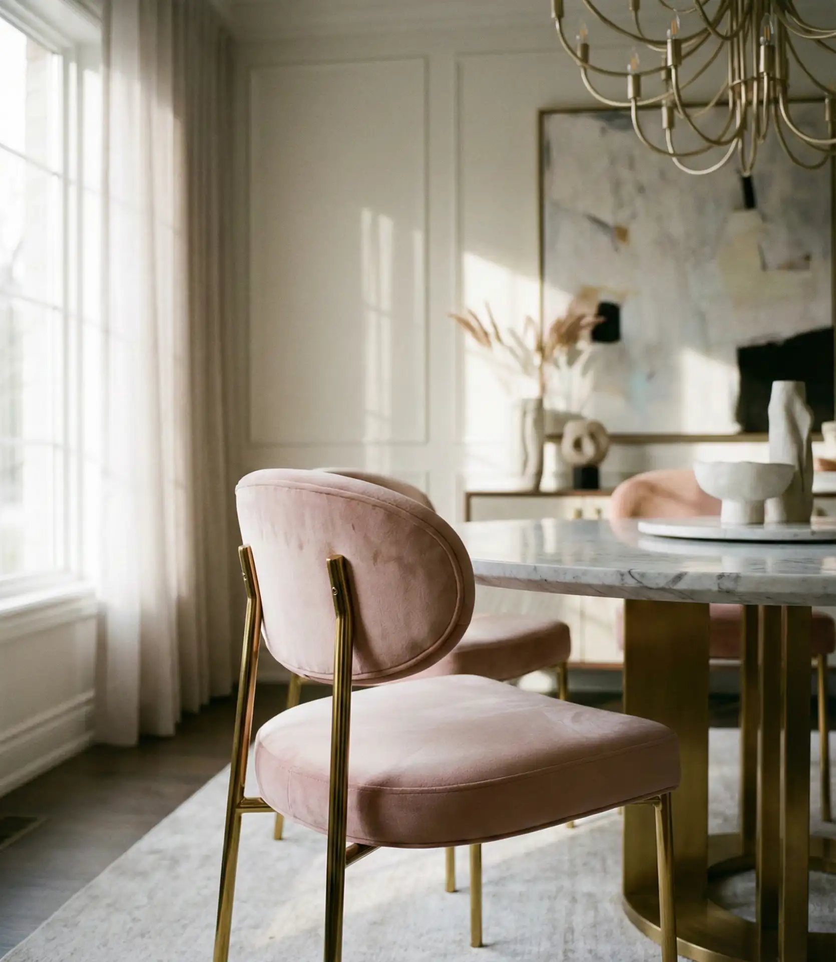 Pink Velvet Chairs for Romantic Dining Spaces 2