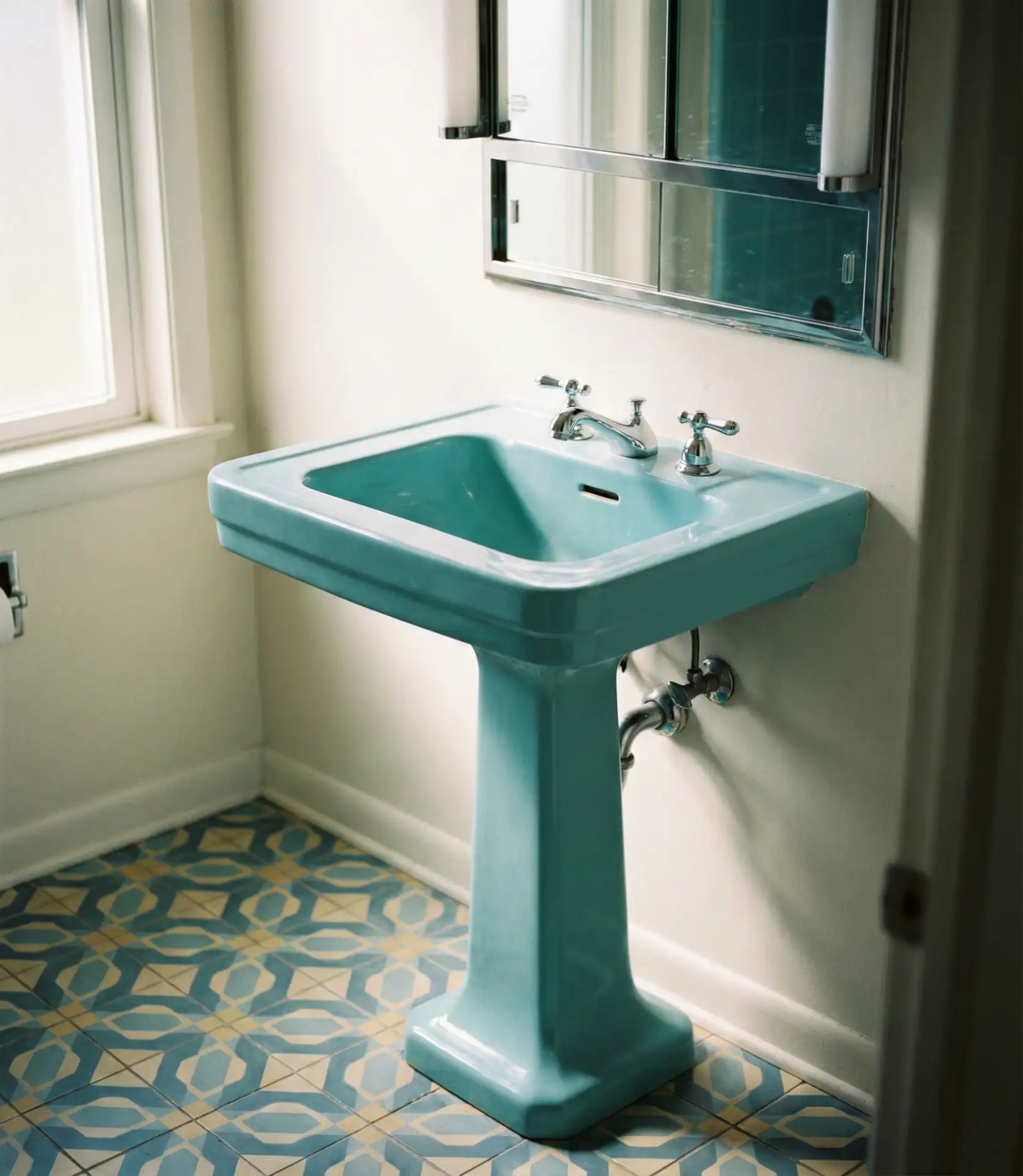 Retro Aqua Blue Fixtures 1