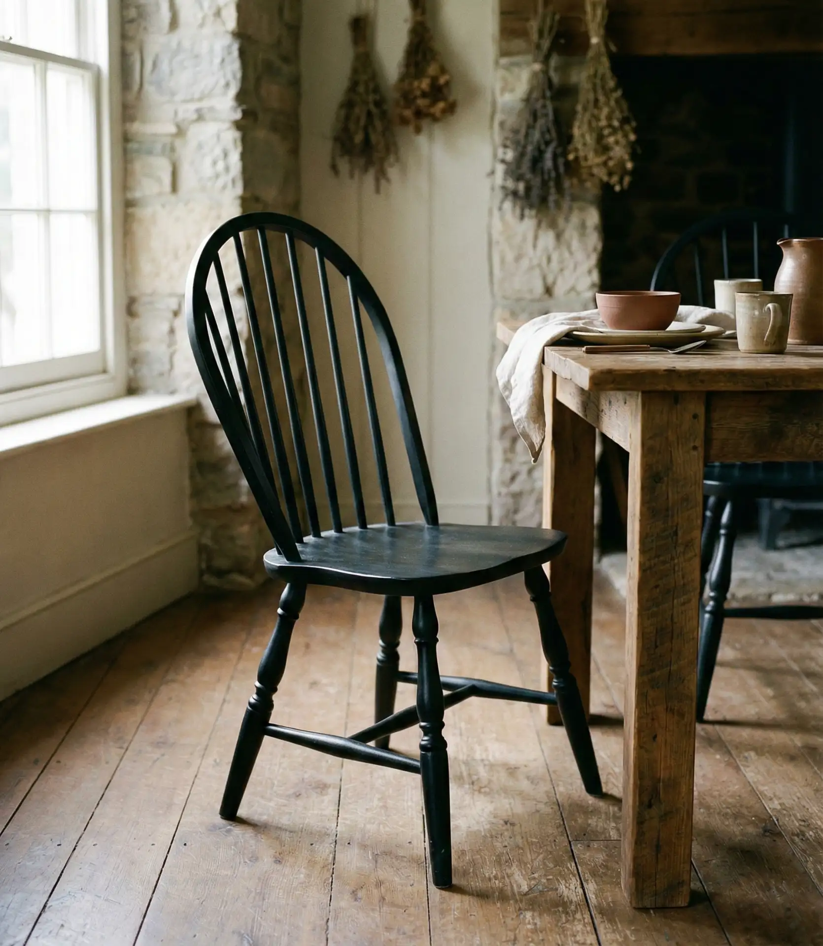 Spindle-Back Windsor Chairs in Classic American Style 2