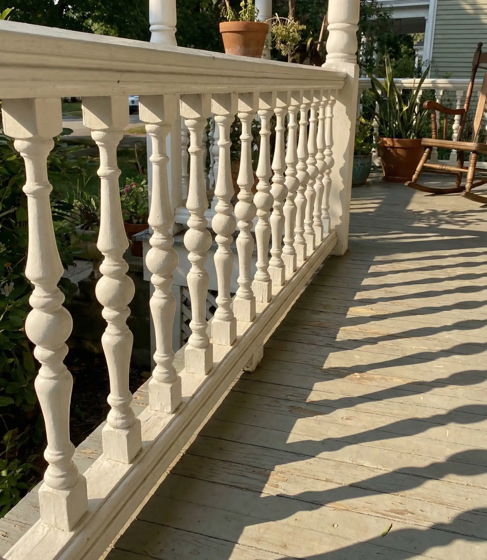 Traditional Turned Spindle Railing 1