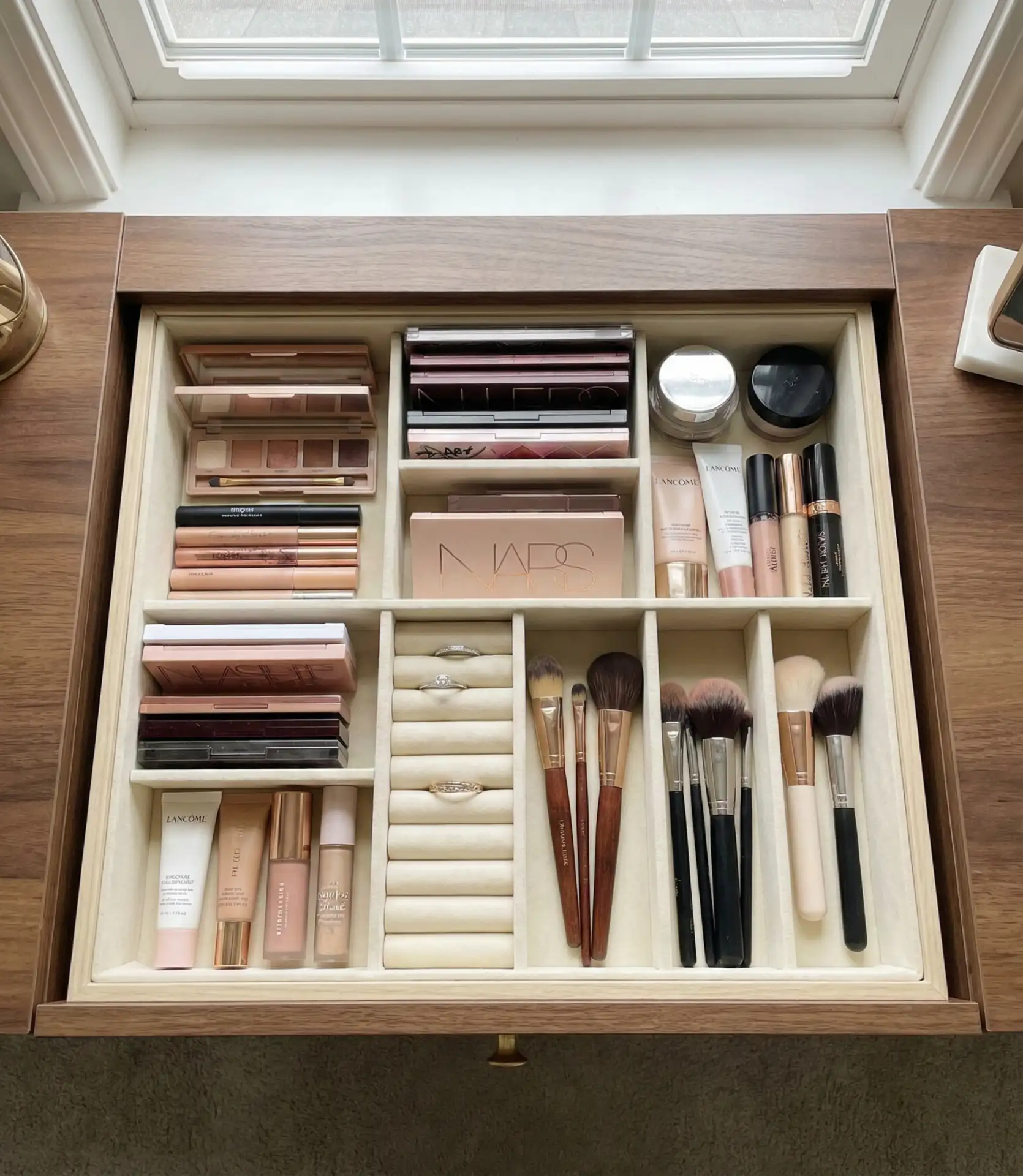 Vanity Desk with Drawer Dividers 2