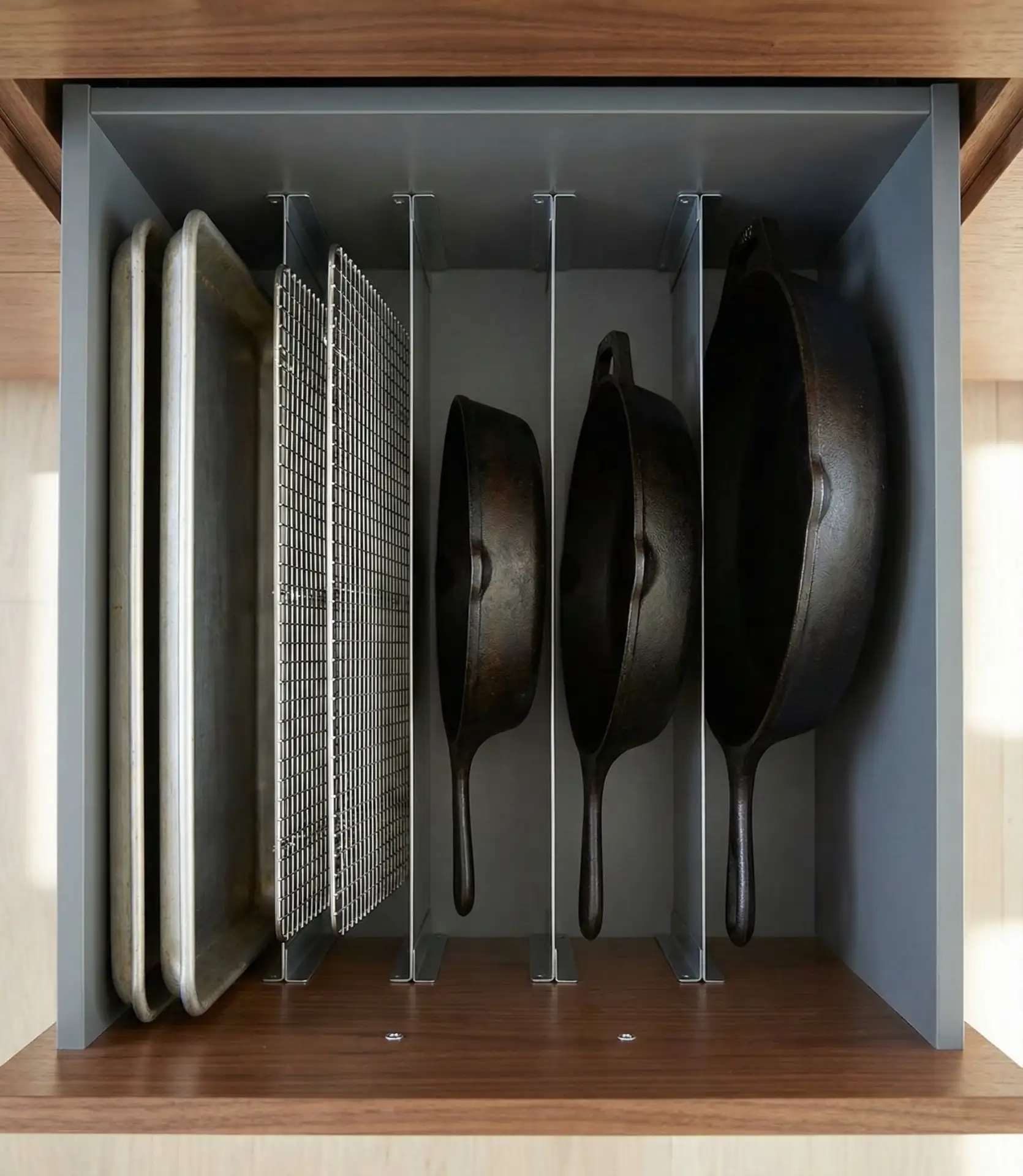 Vertical Divider Systems for Baking Sheets 2