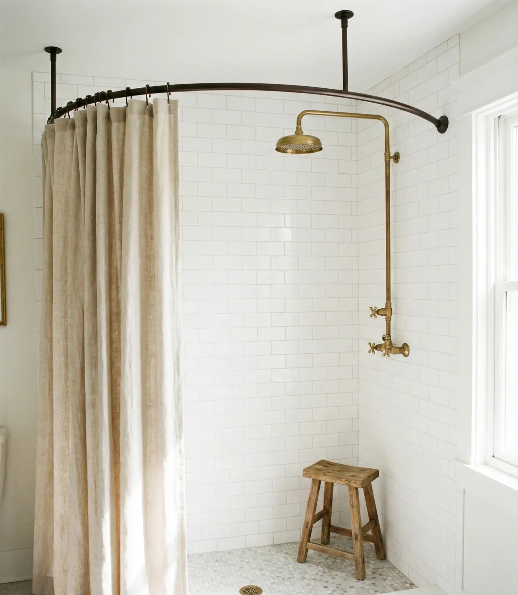 Walk-In Shower with Curtain for Flexible Styling 2