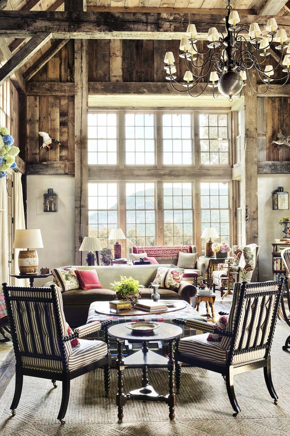 15 Farmhouse Living Room Ideas and Designs