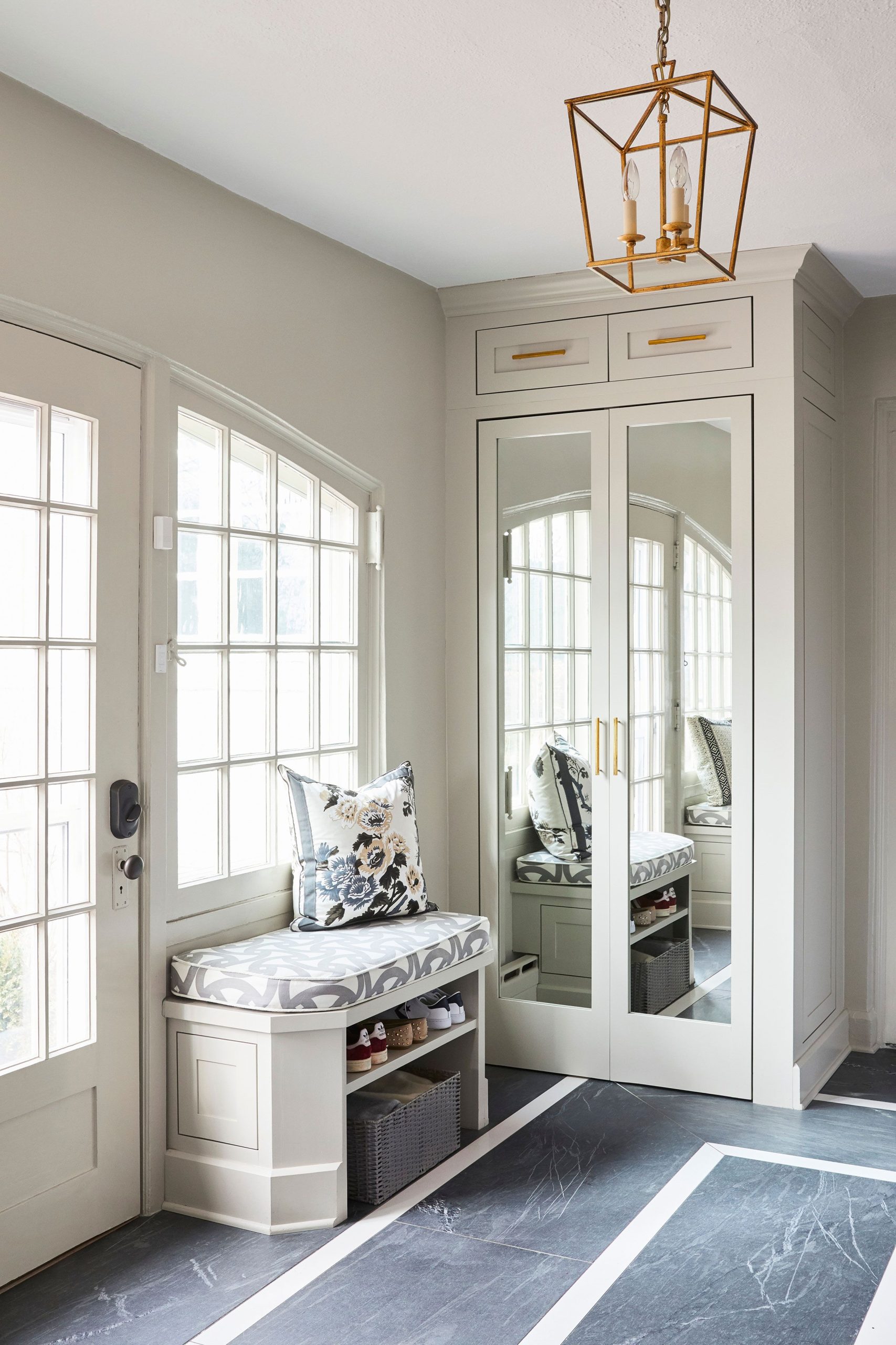 20 Entryway Bench Ideas to Create a Warm Welcome