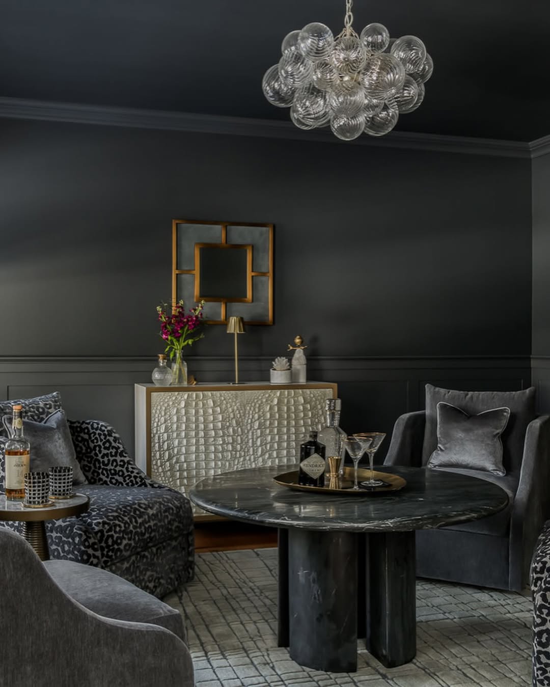 21 Black Living Room Ideas That Bring Bold Elegance and Timeless Style