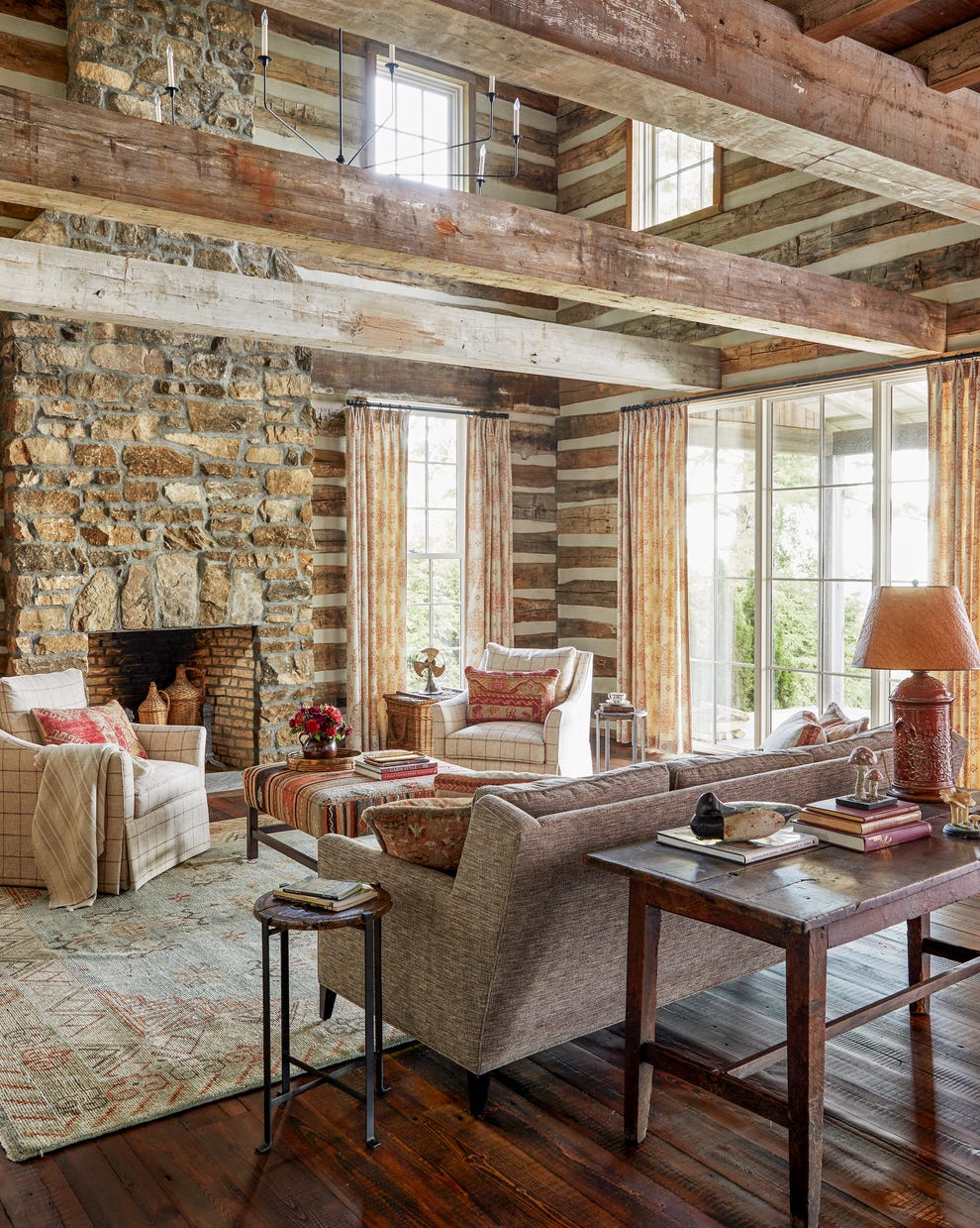 27 Farmhouse Living Rooms That Are Cozy, Rustic, and Modern