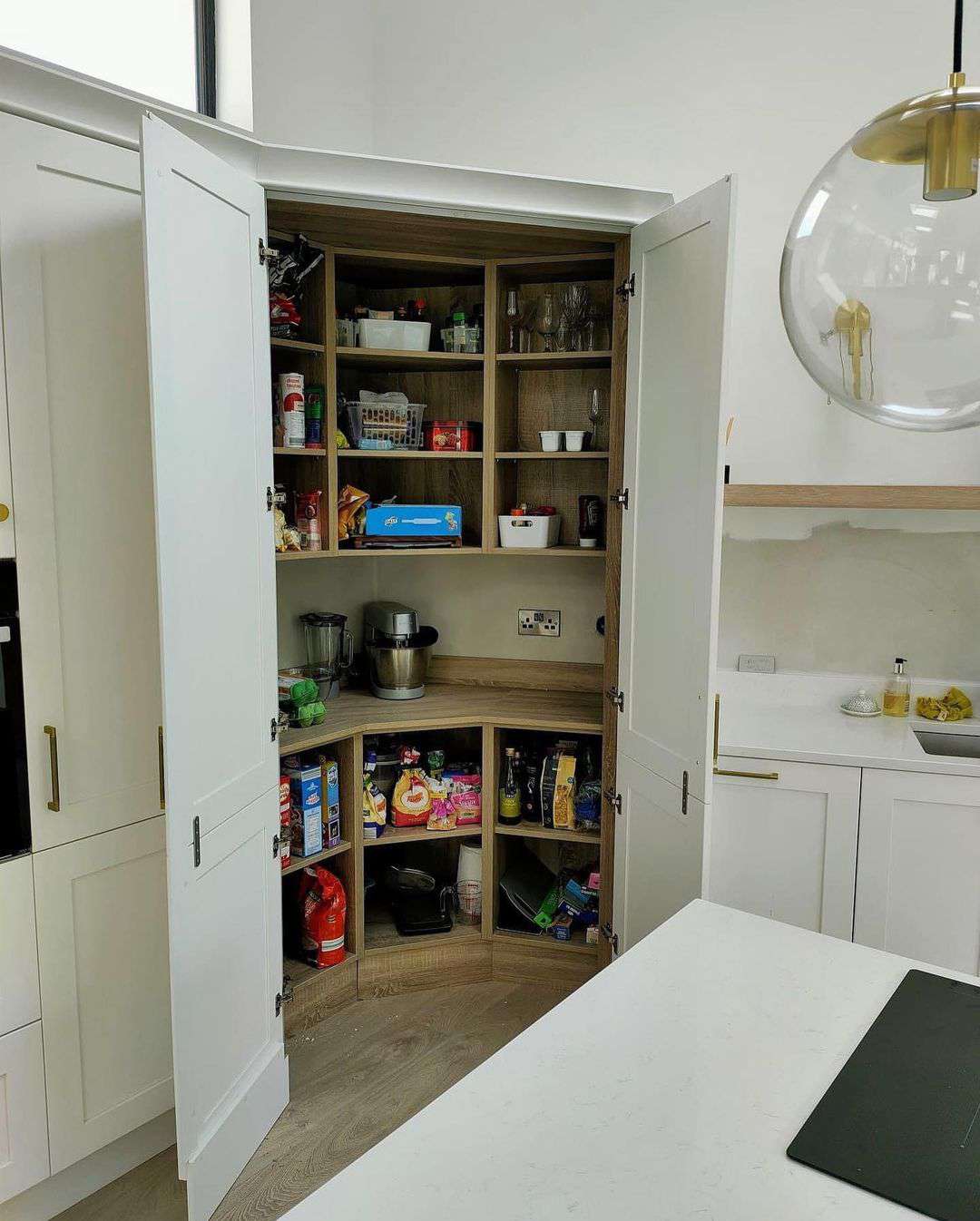 37 Corner Pantry Ideas That Maximize Space and Style