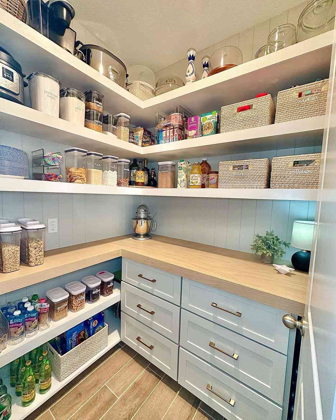 37 Corner Pantry Ideas That Maximize Space and Style