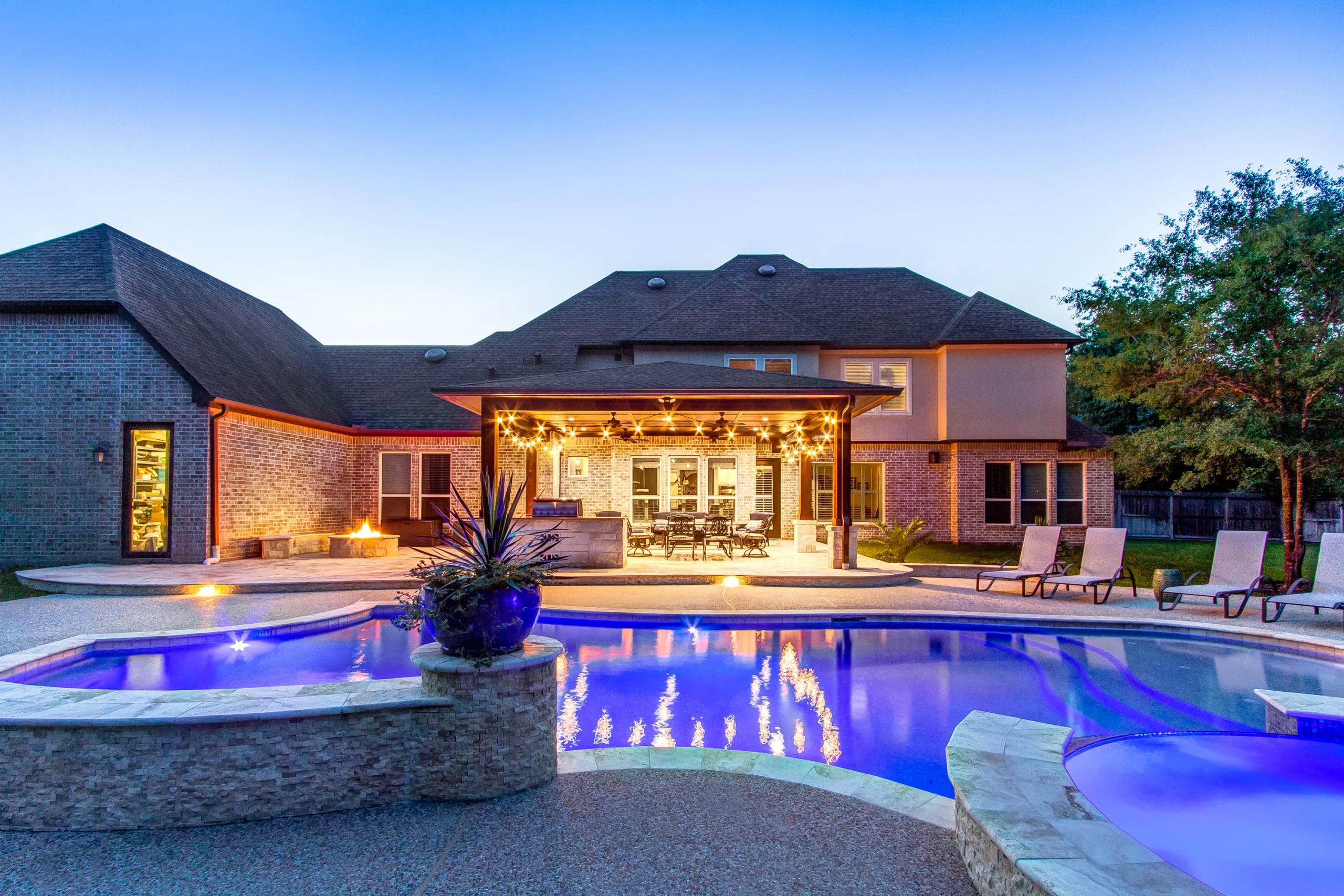 6 Inspiring Outdoor Design Ideas for Your Houston Pool Area