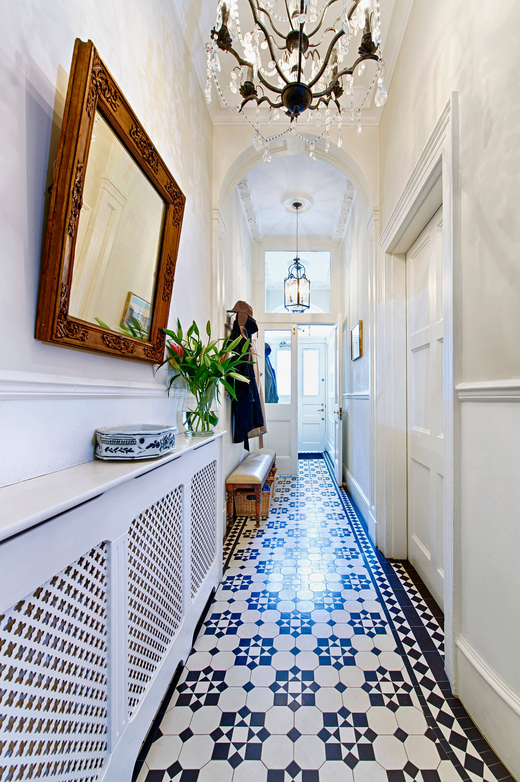 Clever Design Tricks for Narrow Hallways