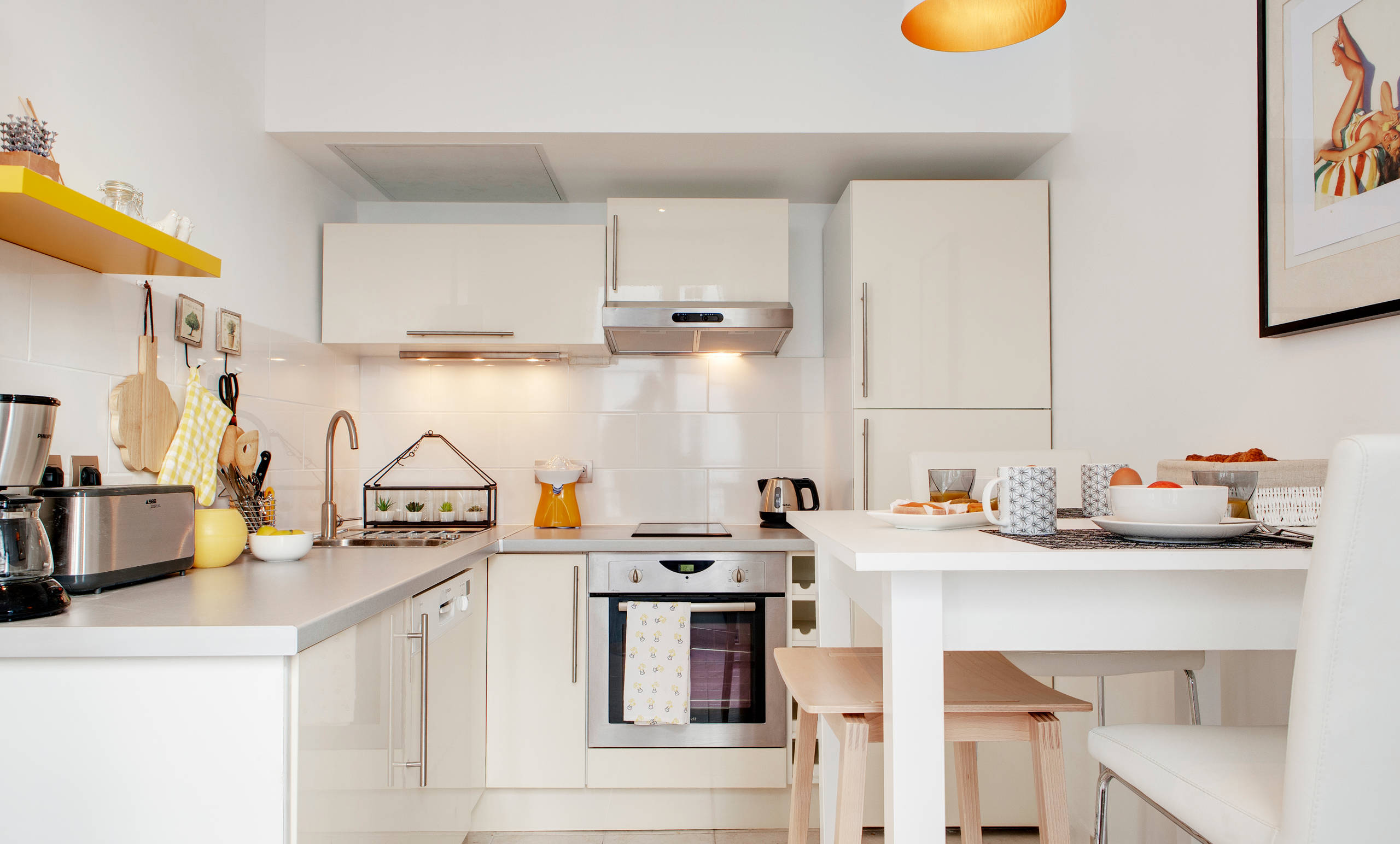 Compact Kitchen Layouts That Are Perfect for Small Apartments