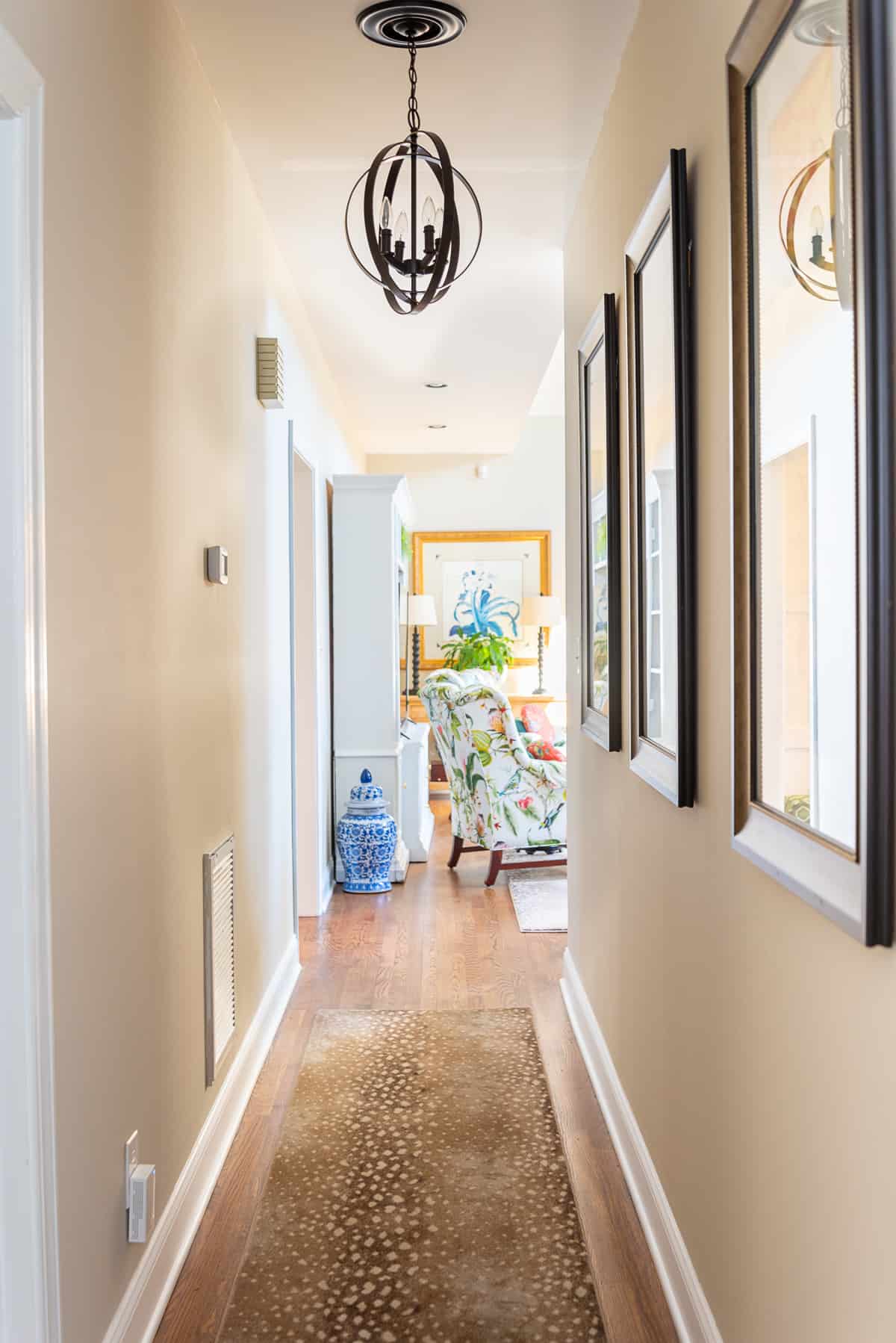 Hallway Decor Ideas for Narrow Spaces
