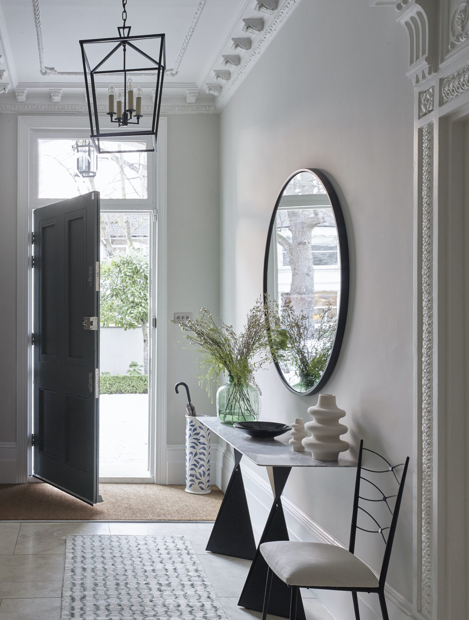 How can I make my entryway look more expensive? 9 expert tips | Homes and Gardens