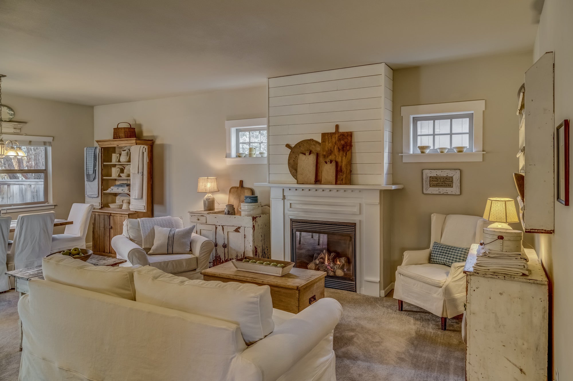 How to Design a Farmhouse Style Living Room – Rustic Territory