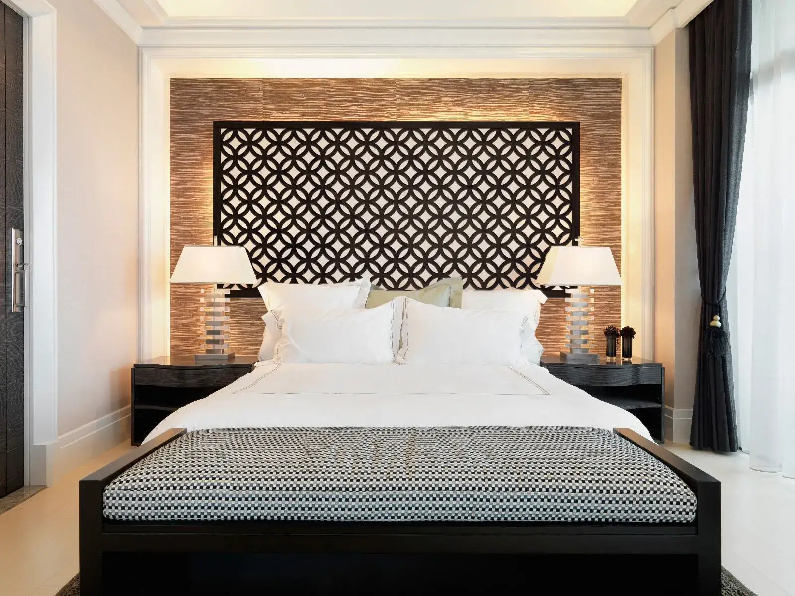 10 Amazing Solutions to Decorate a Bedroom Without a Headboard – Crafted Beds Ltd