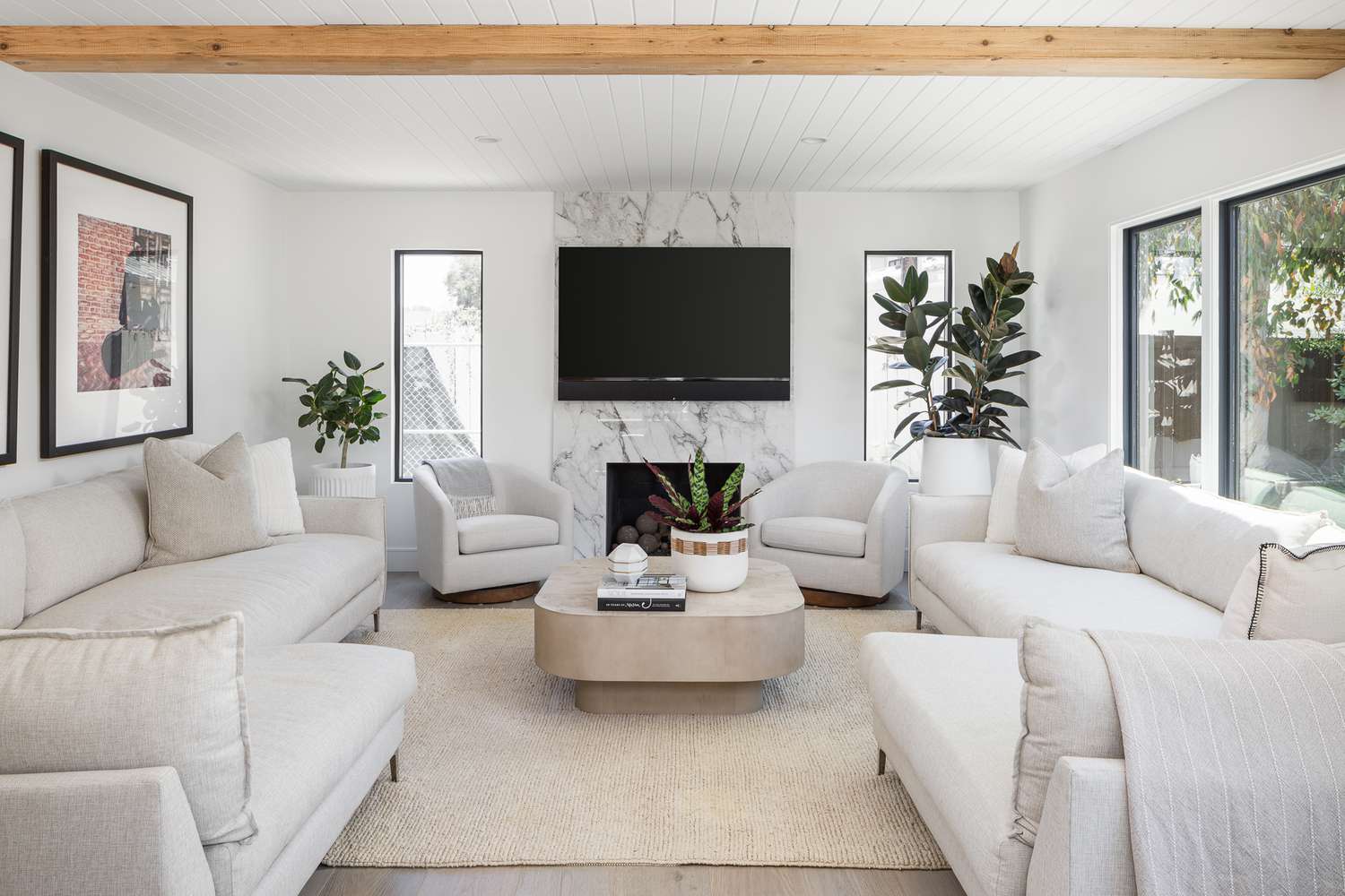 14 Minimalist Living Room Ideas for a Serene Space